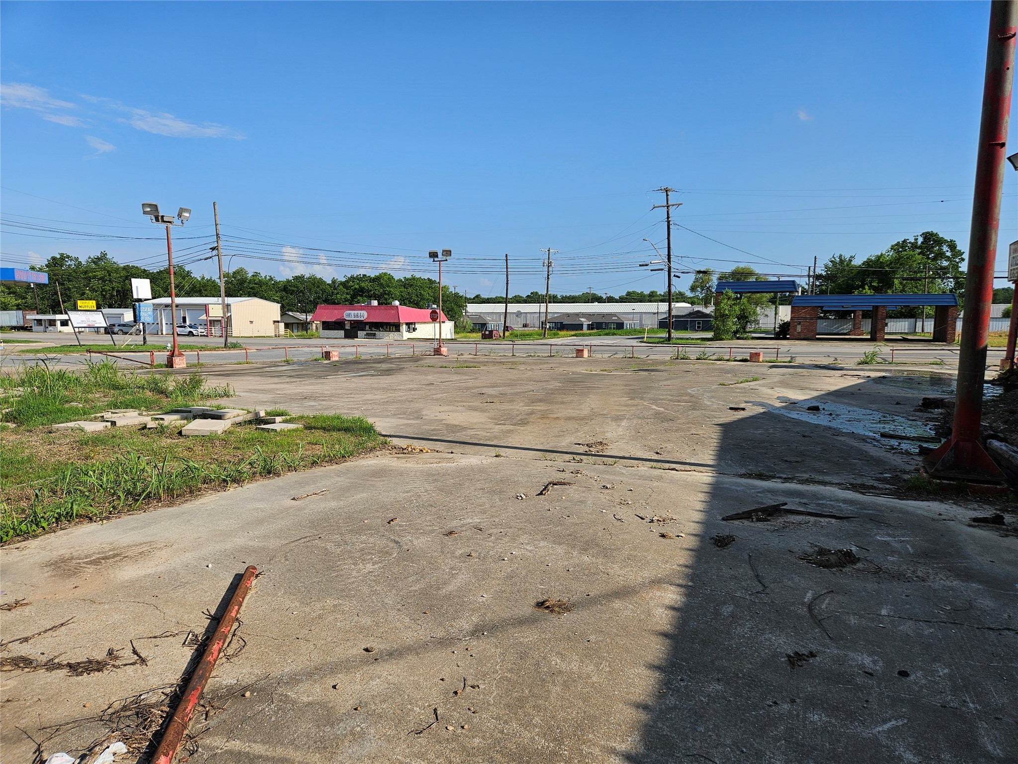 717 E Sam Rayburn Drive