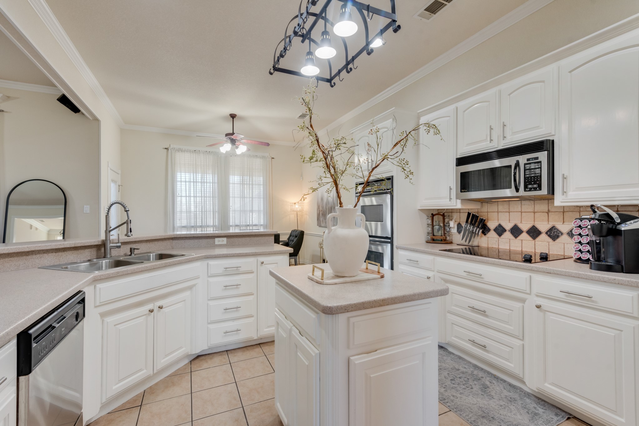 1621 High Valley Lane