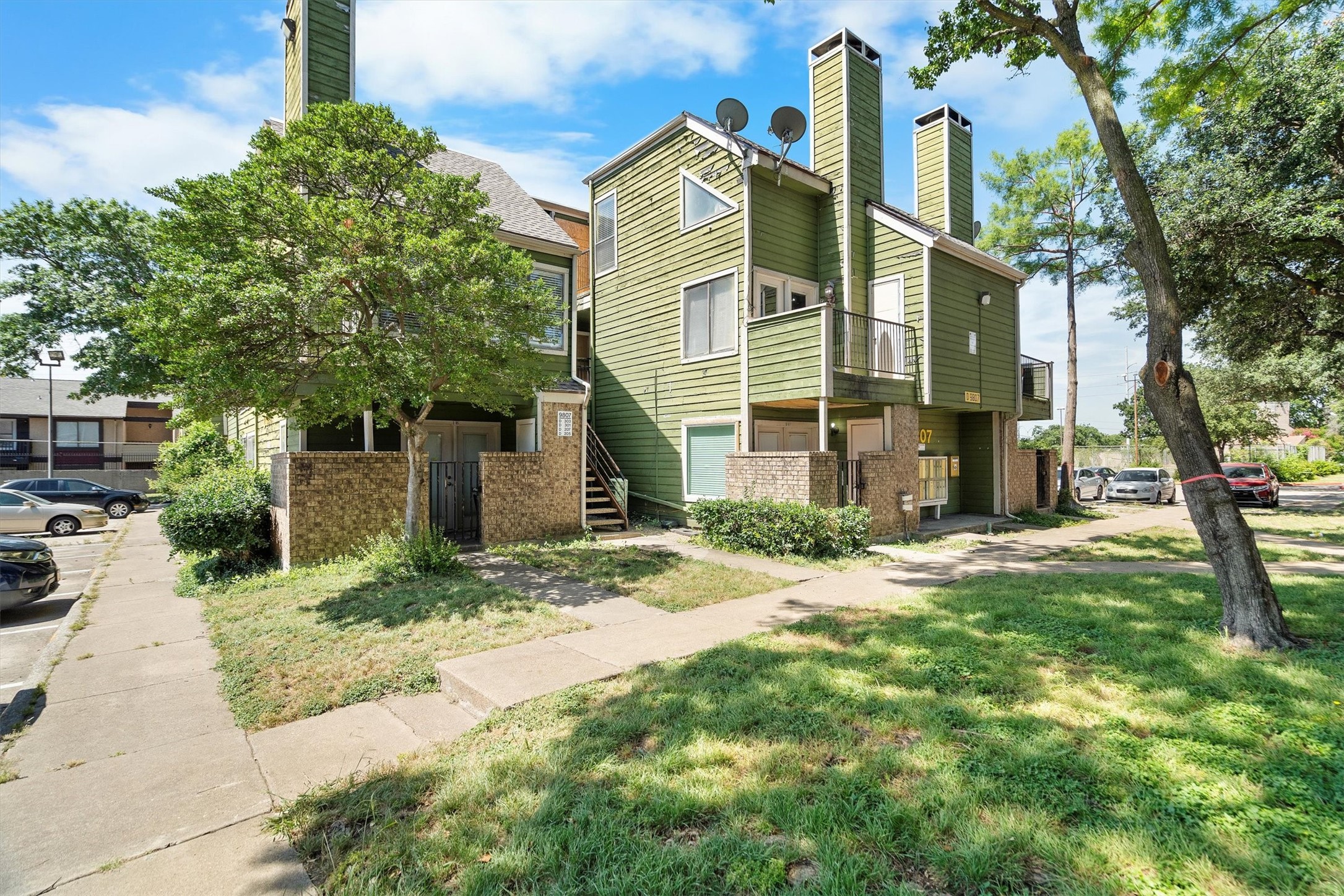 9807 Walnut Street 205