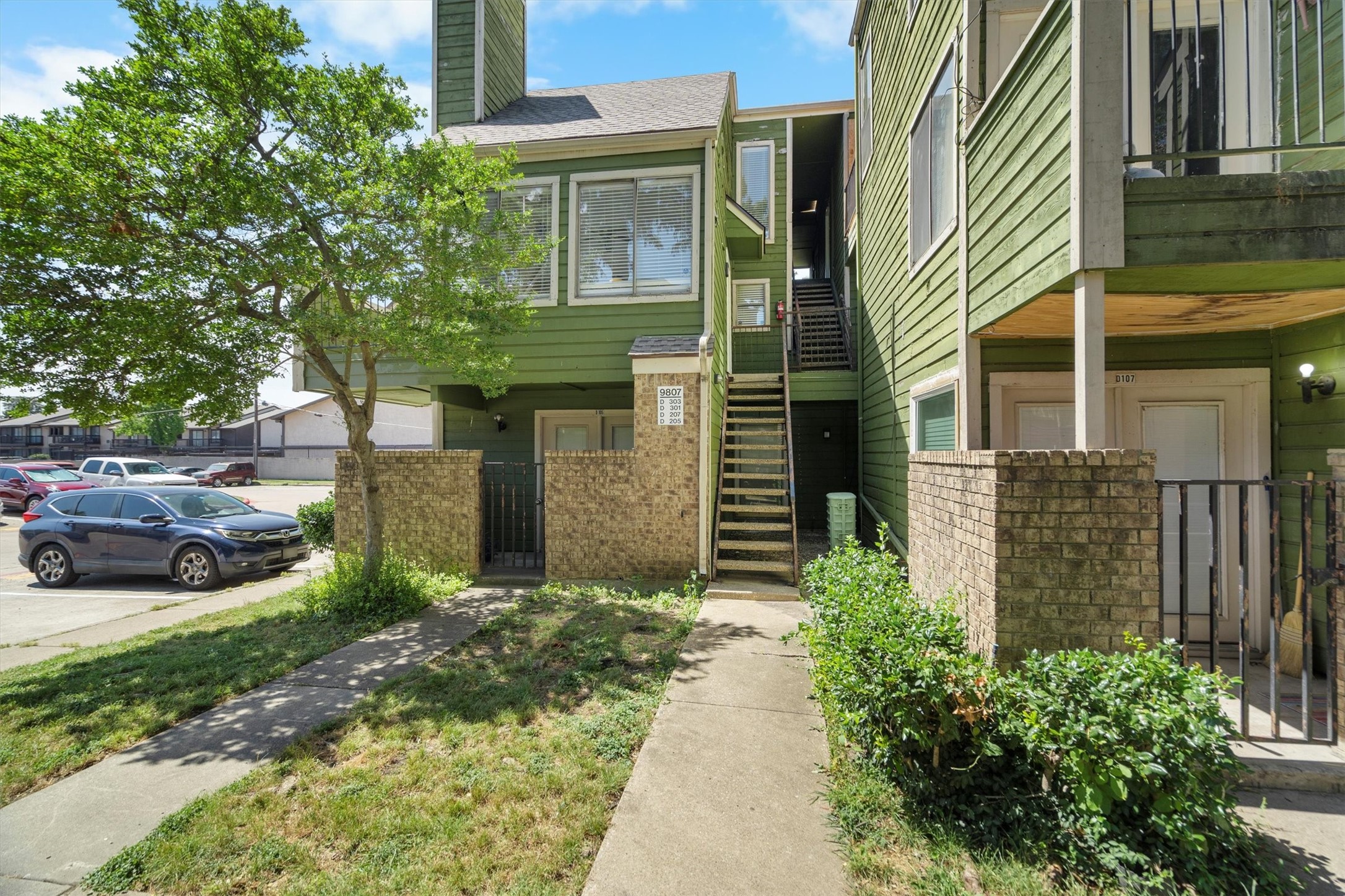 9807 Walnut Street 205