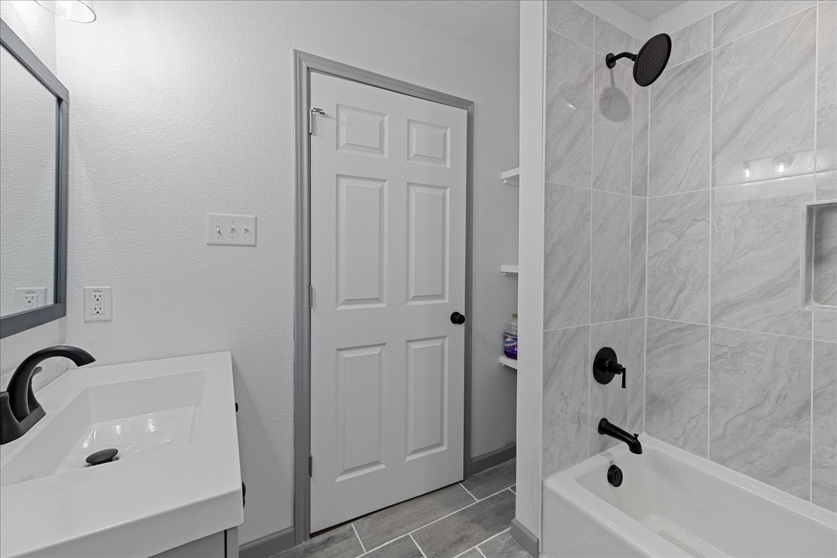 1826 Wellington Street