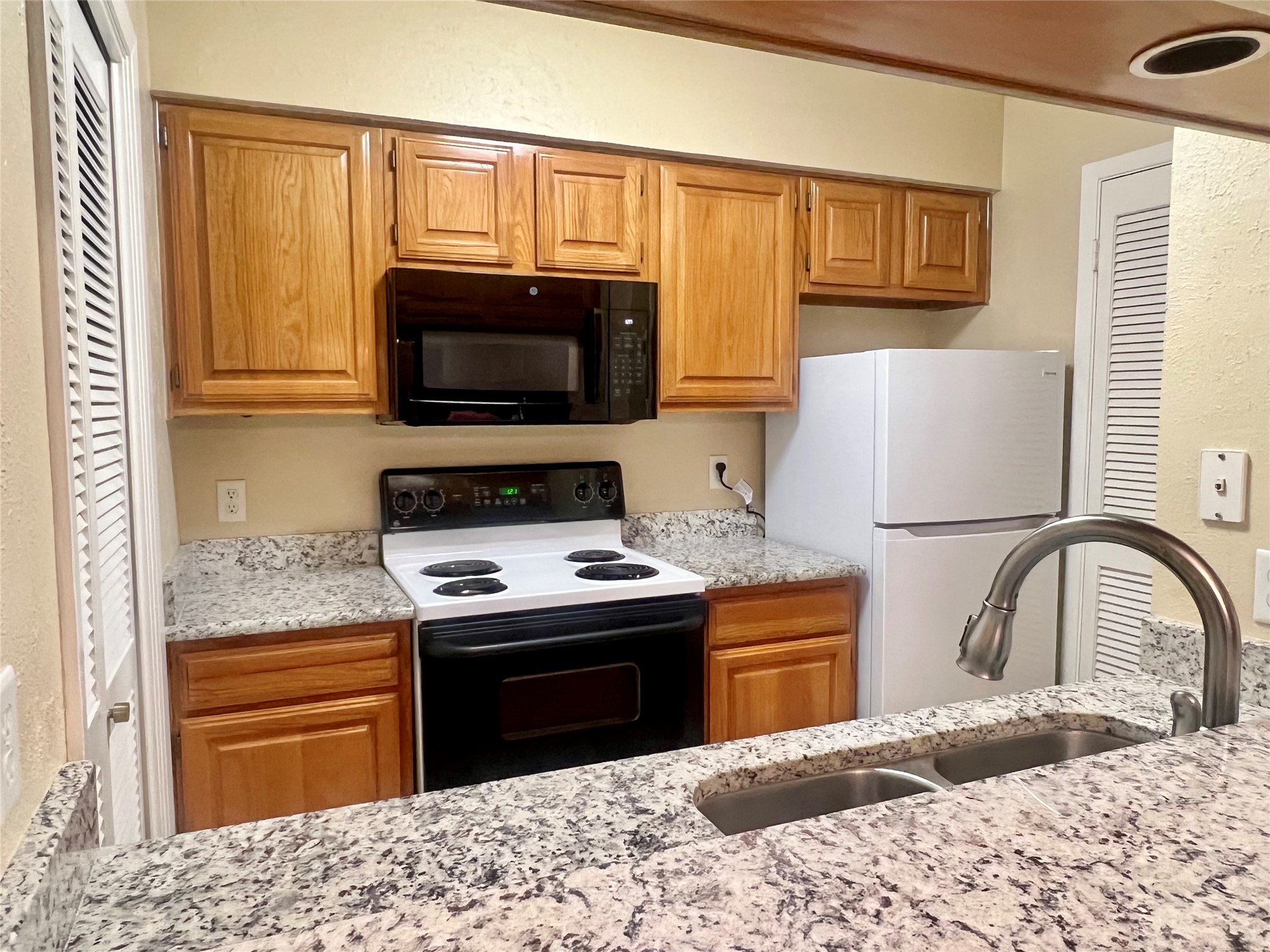 1206 Riverchase Lane 250