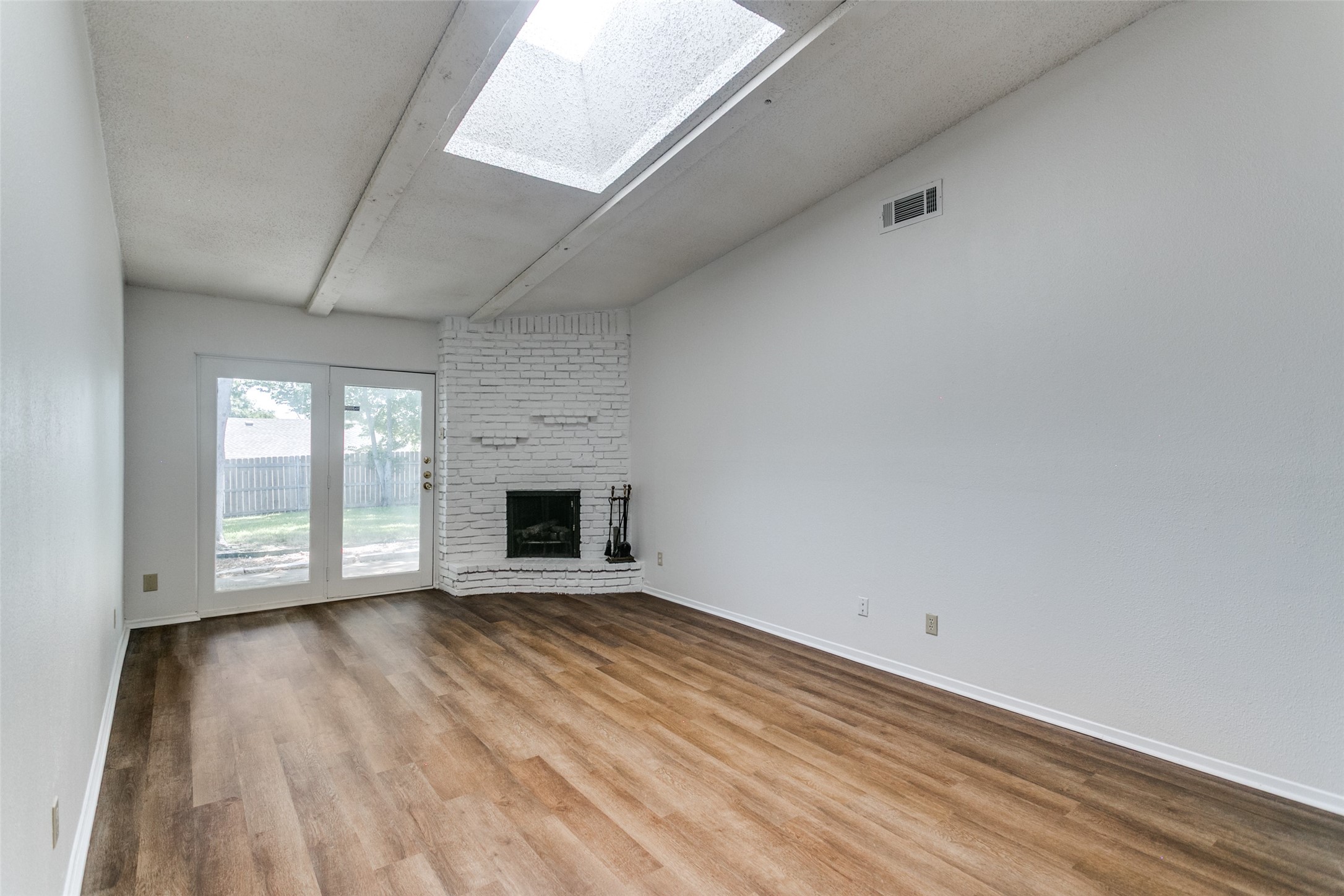 1808 Ridgewood Drive