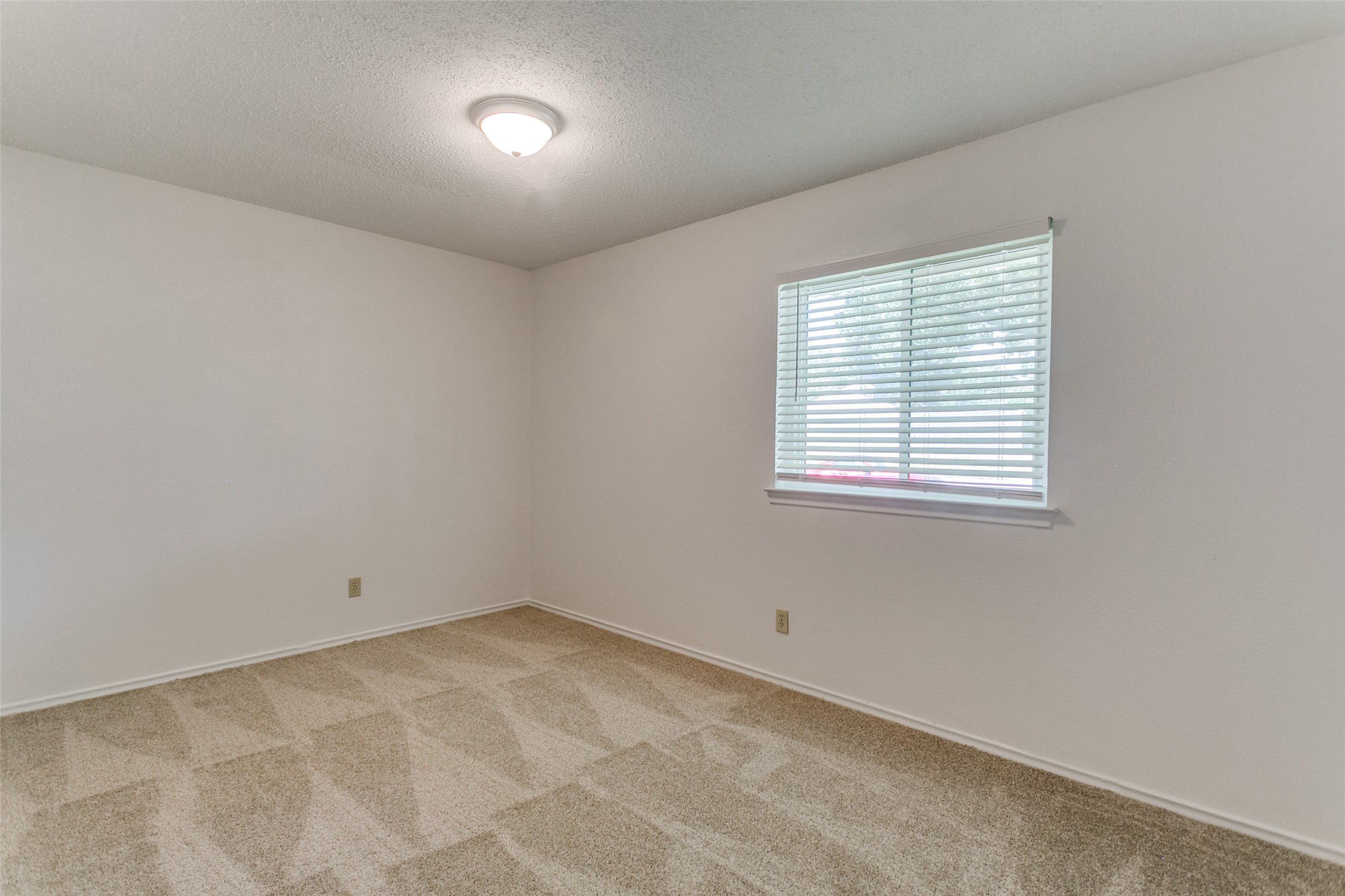 1808 Ridgewood Drive