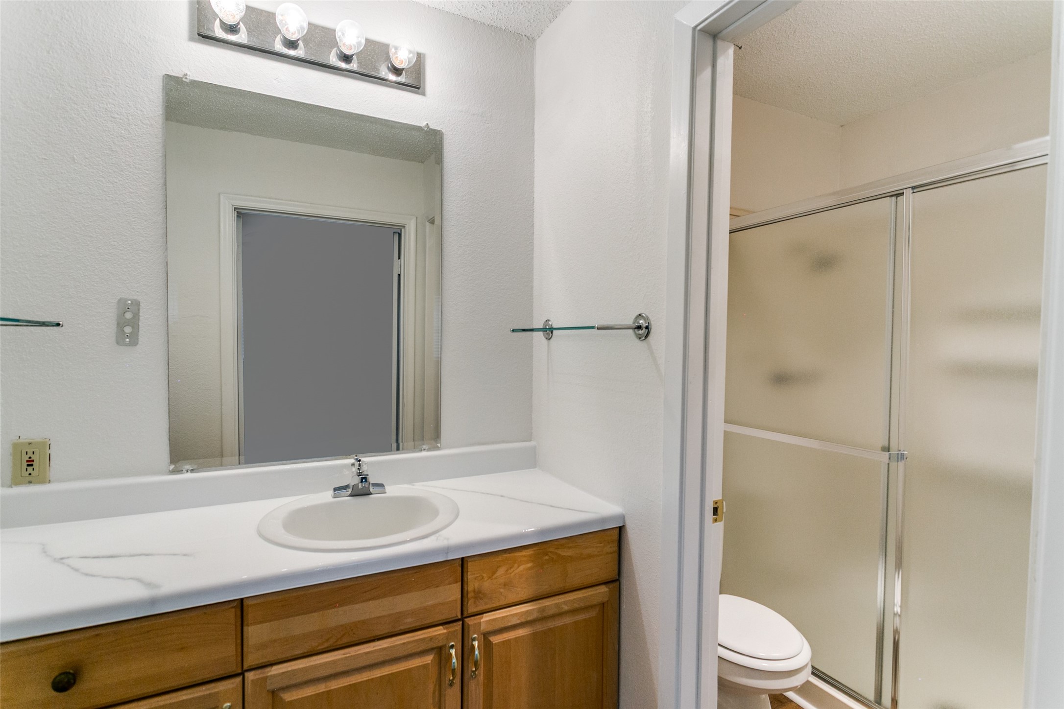 1808 Ridgewood Drive