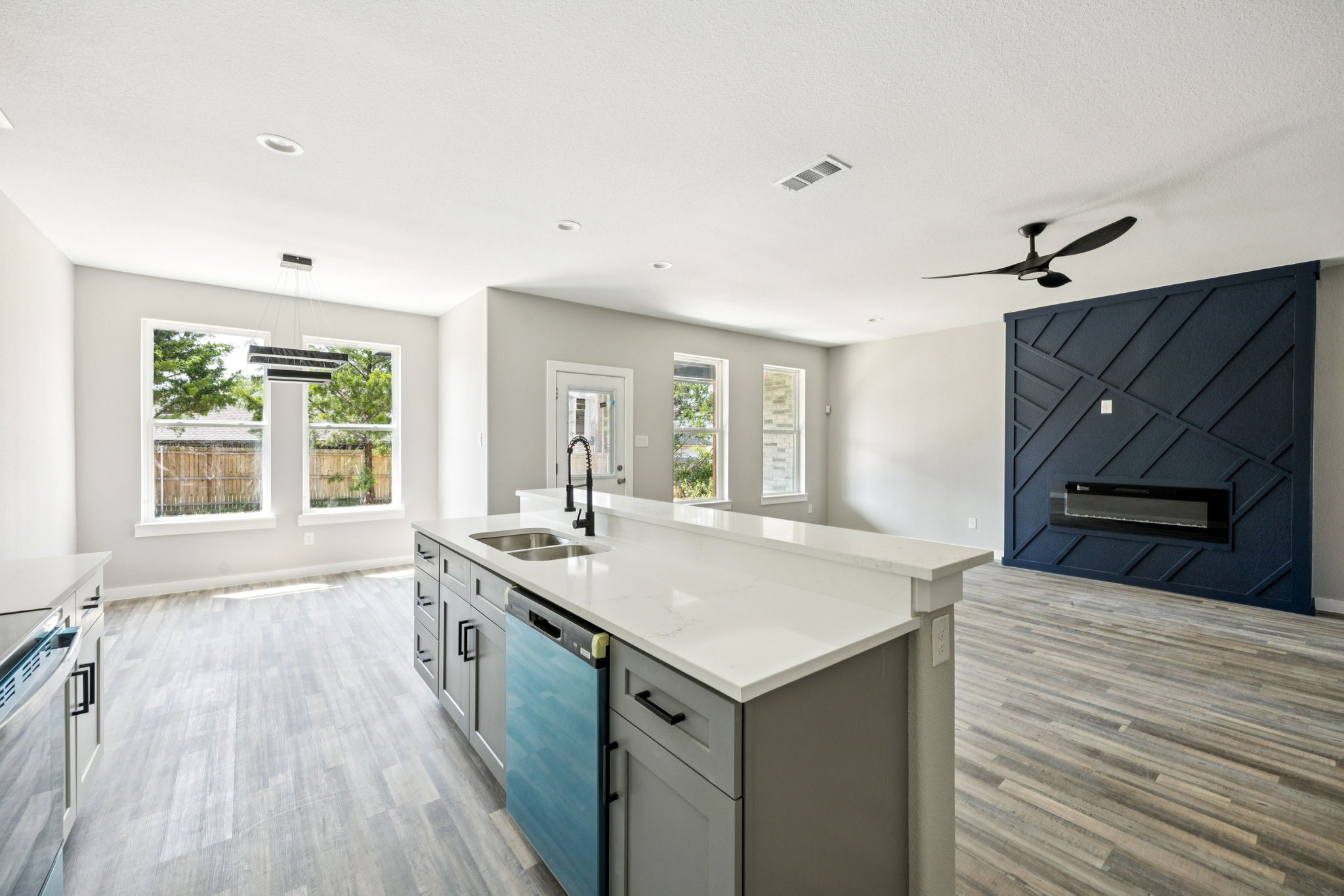 113 E Southbrook Drive