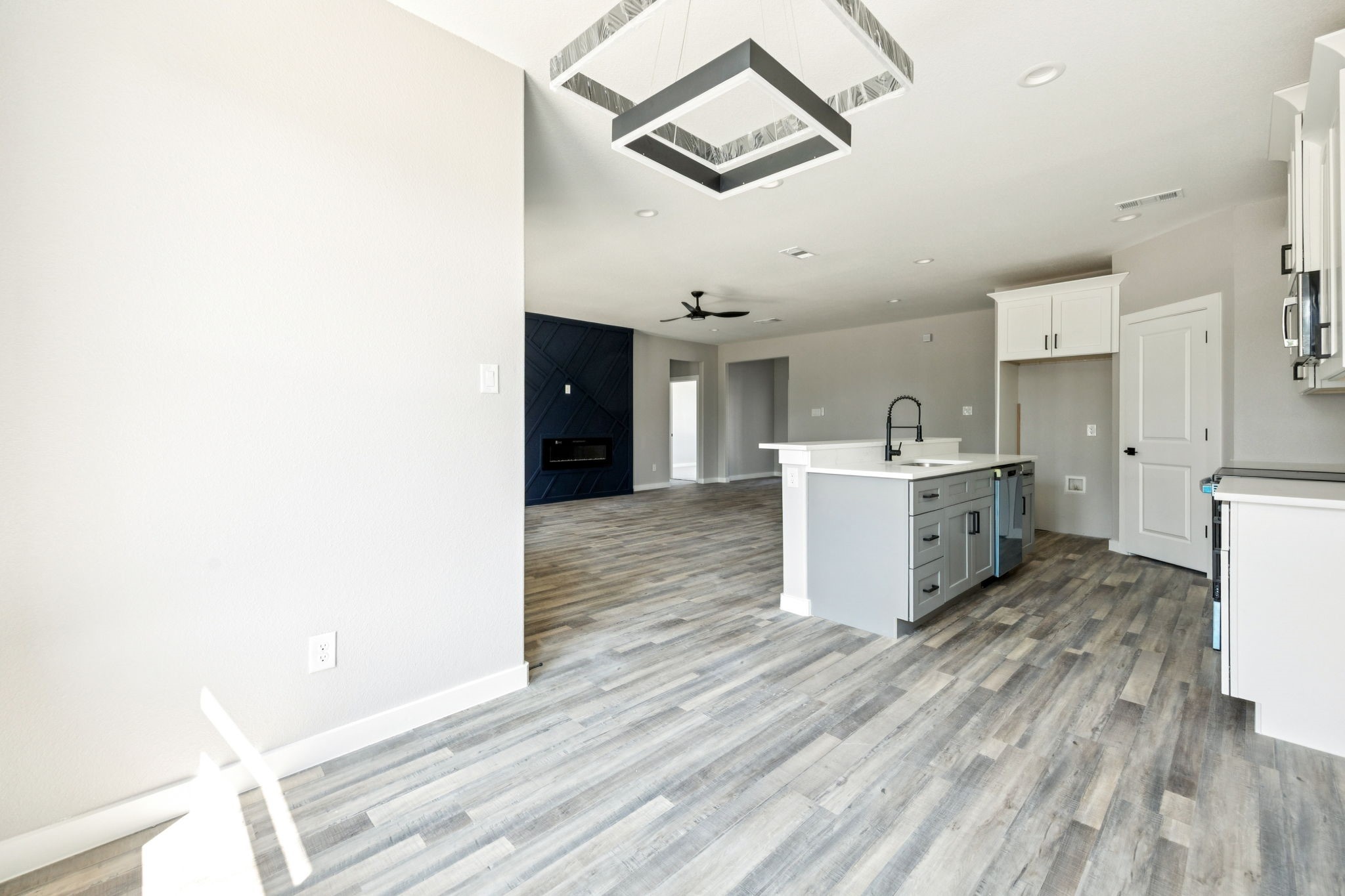 113 E Southbrook Drive