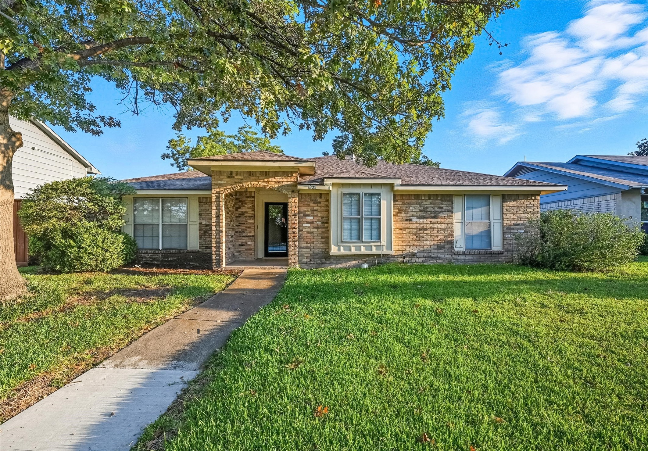 1205 Columbine Drive