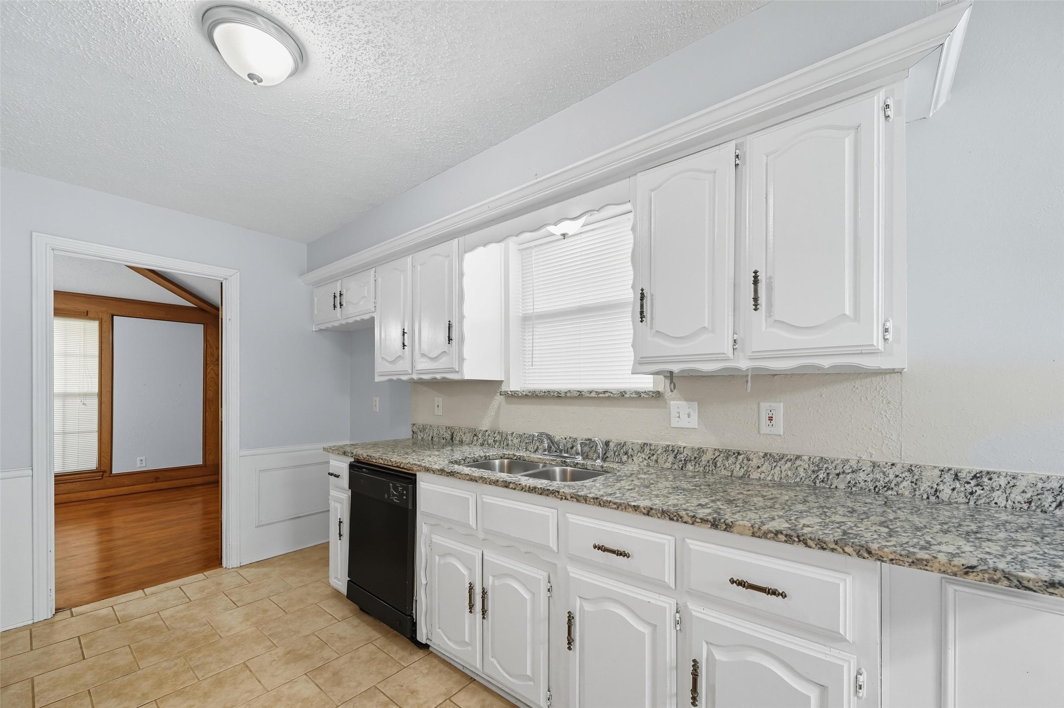 1205 Columbine Drive