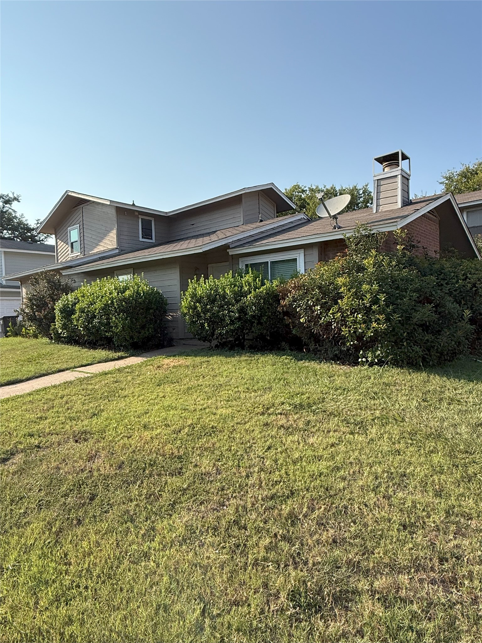 2135 Knoll Crest Drive