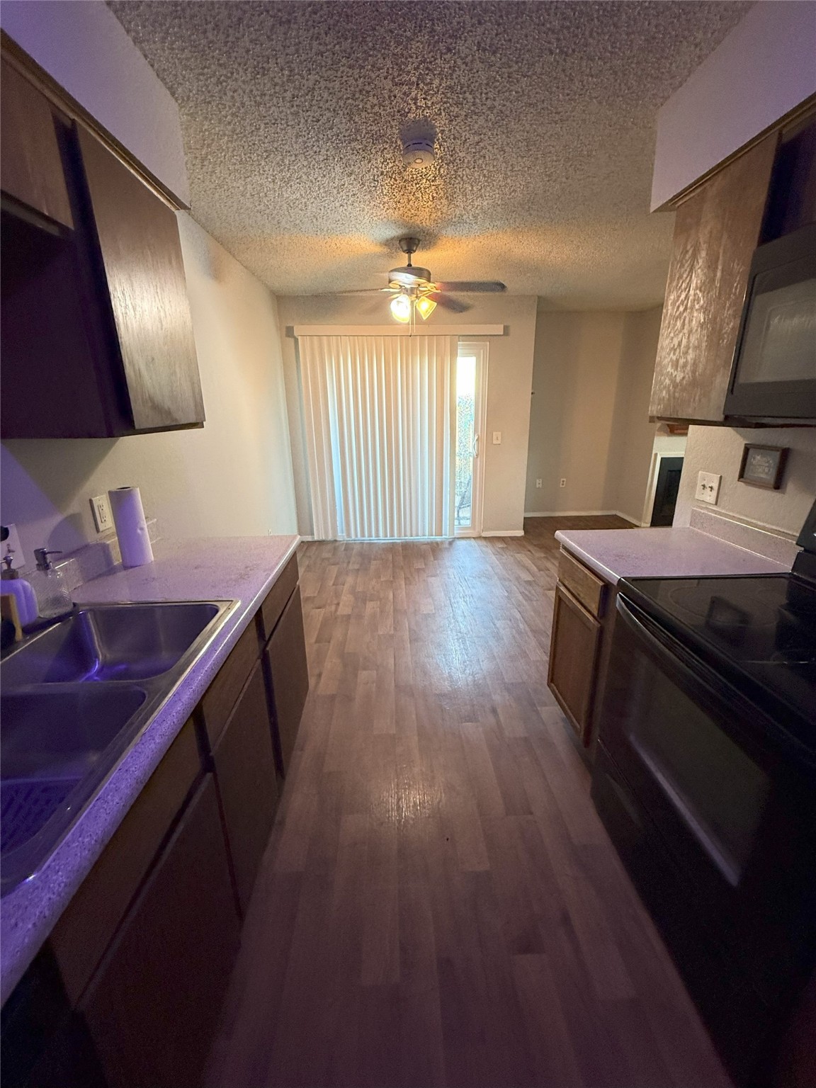 2135 Knoll Crest Drive