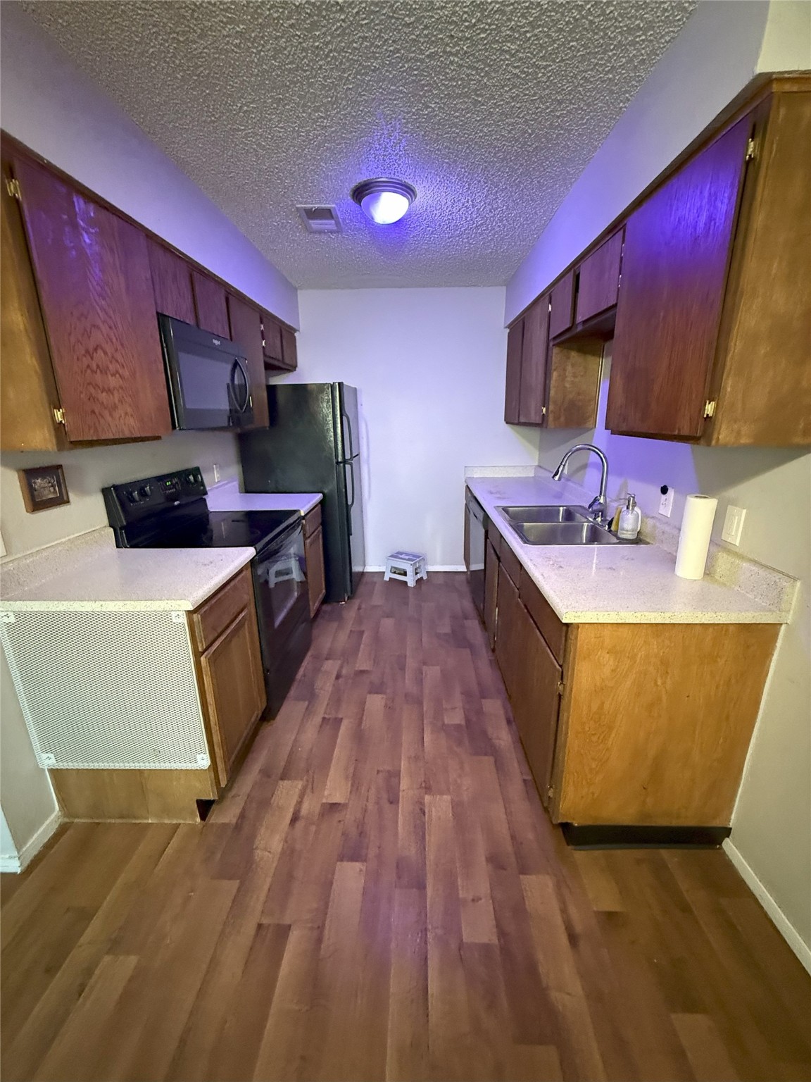 2135 Knoll Crest Drive