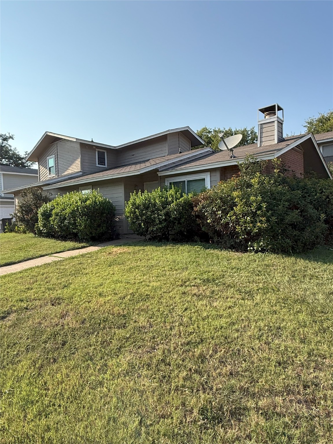 2135 Knoll Crest Drive