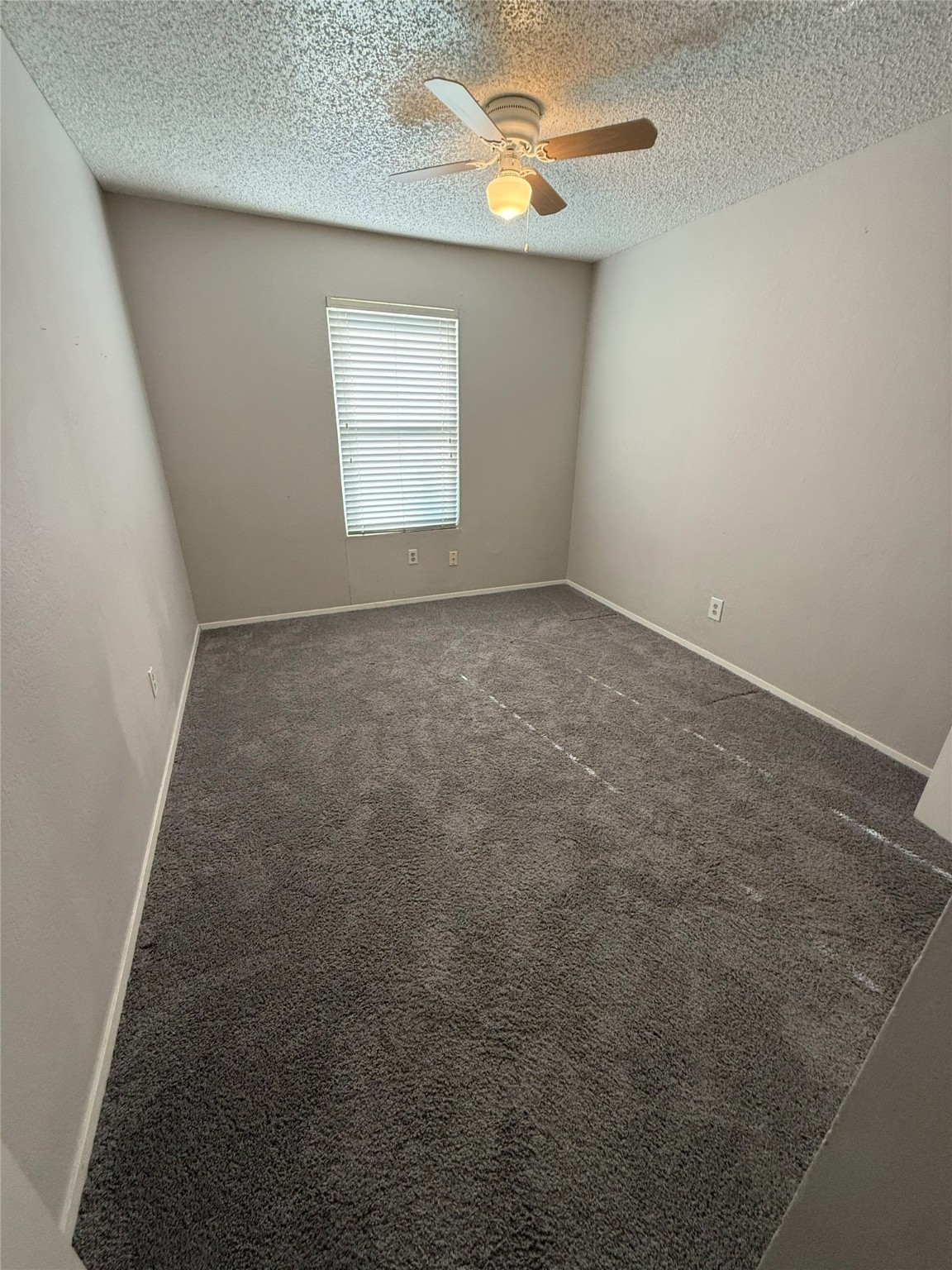 2135 Knoll Crest Drive