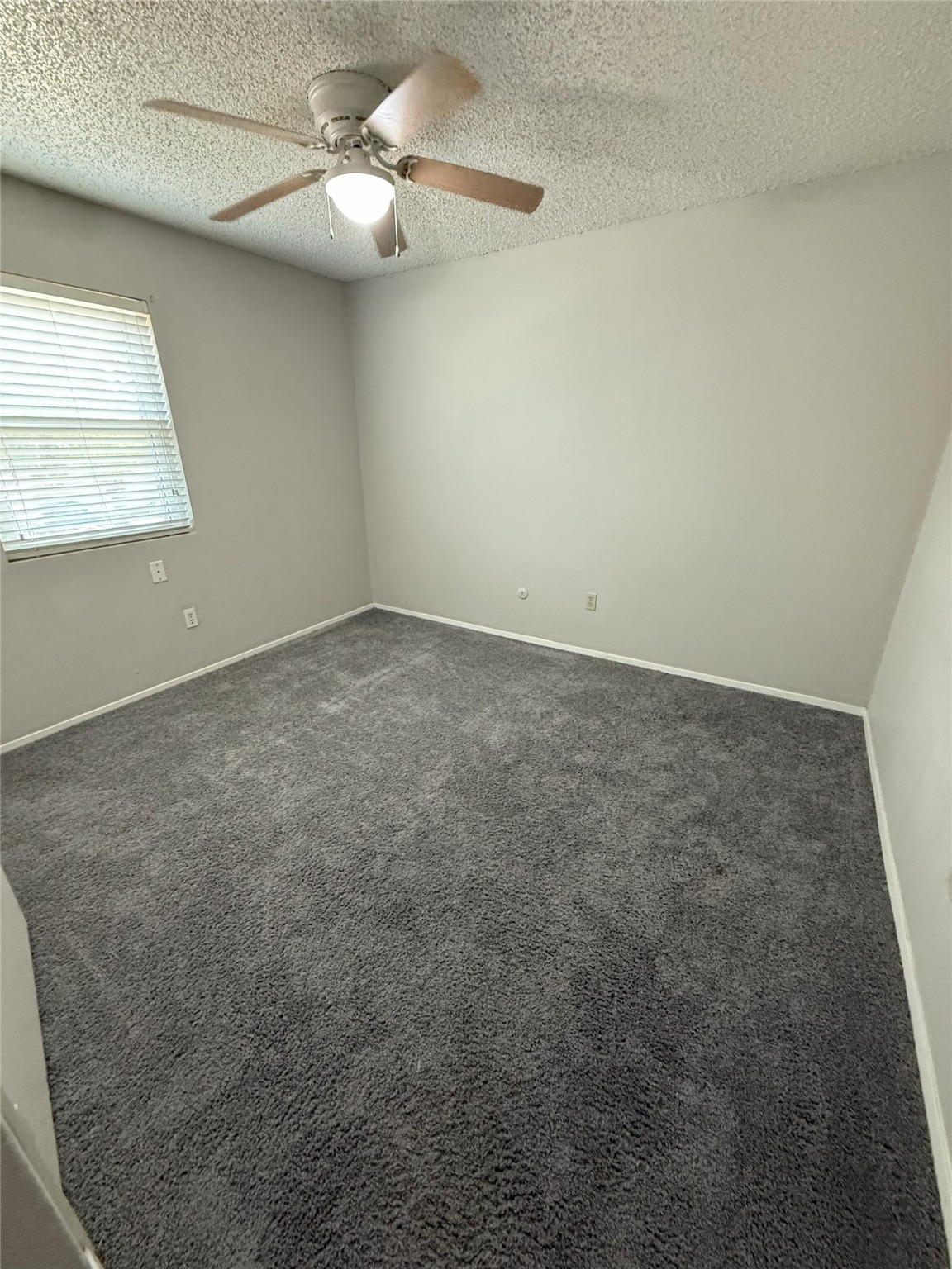 2135 Knoll Crest Drive