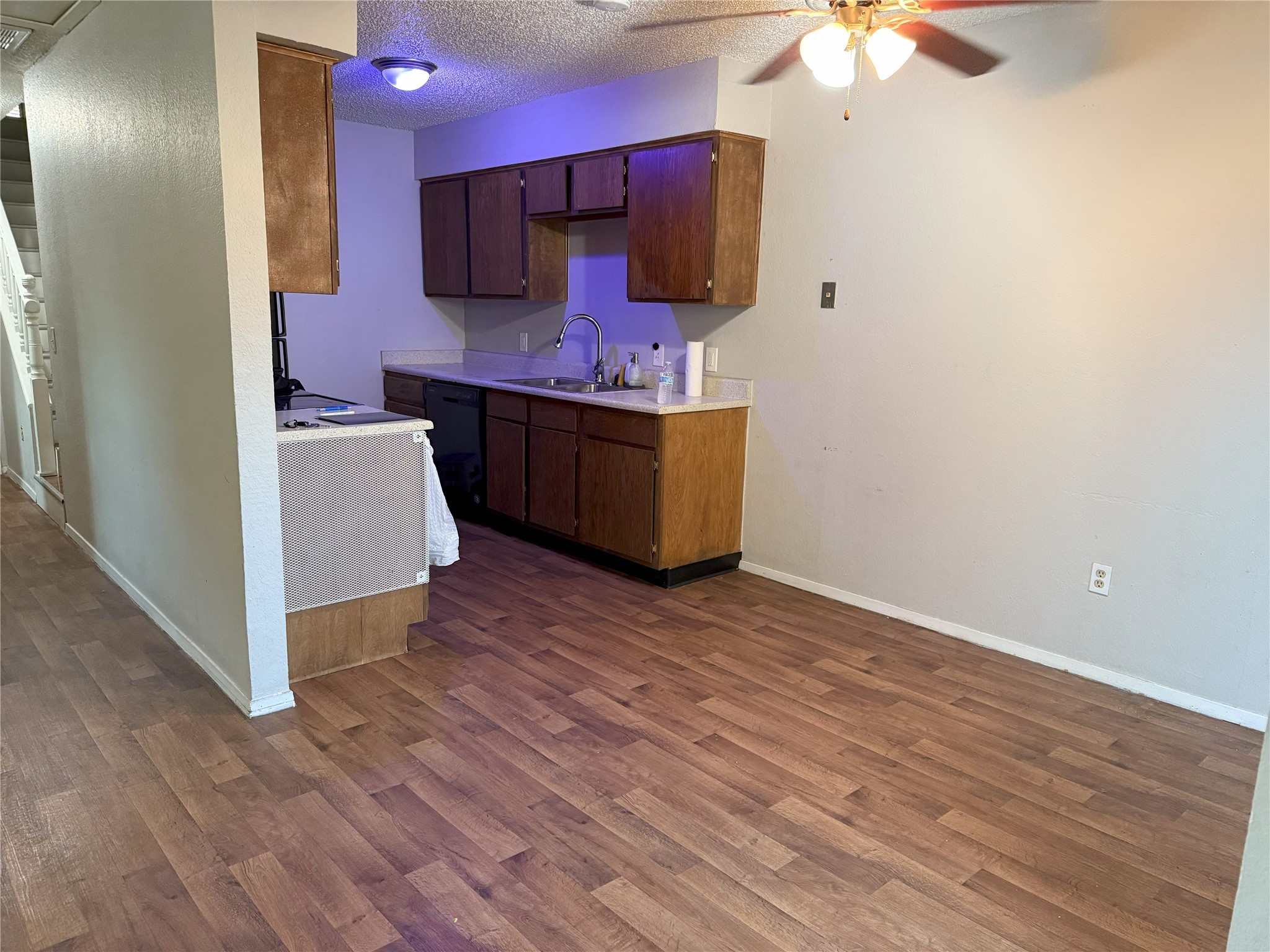 2135 Knoll Crest Drive