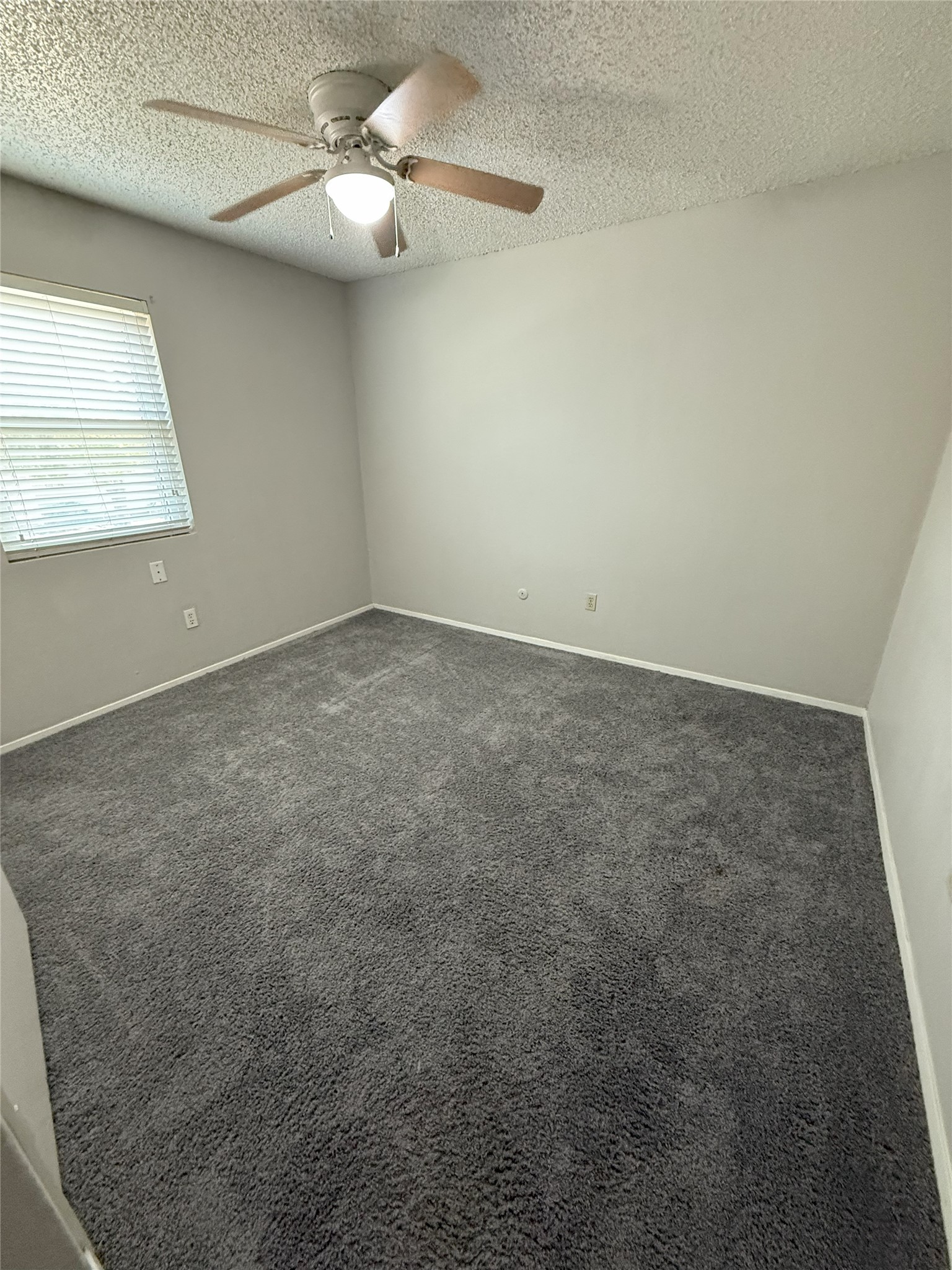 2135 Knoll Crest Drive