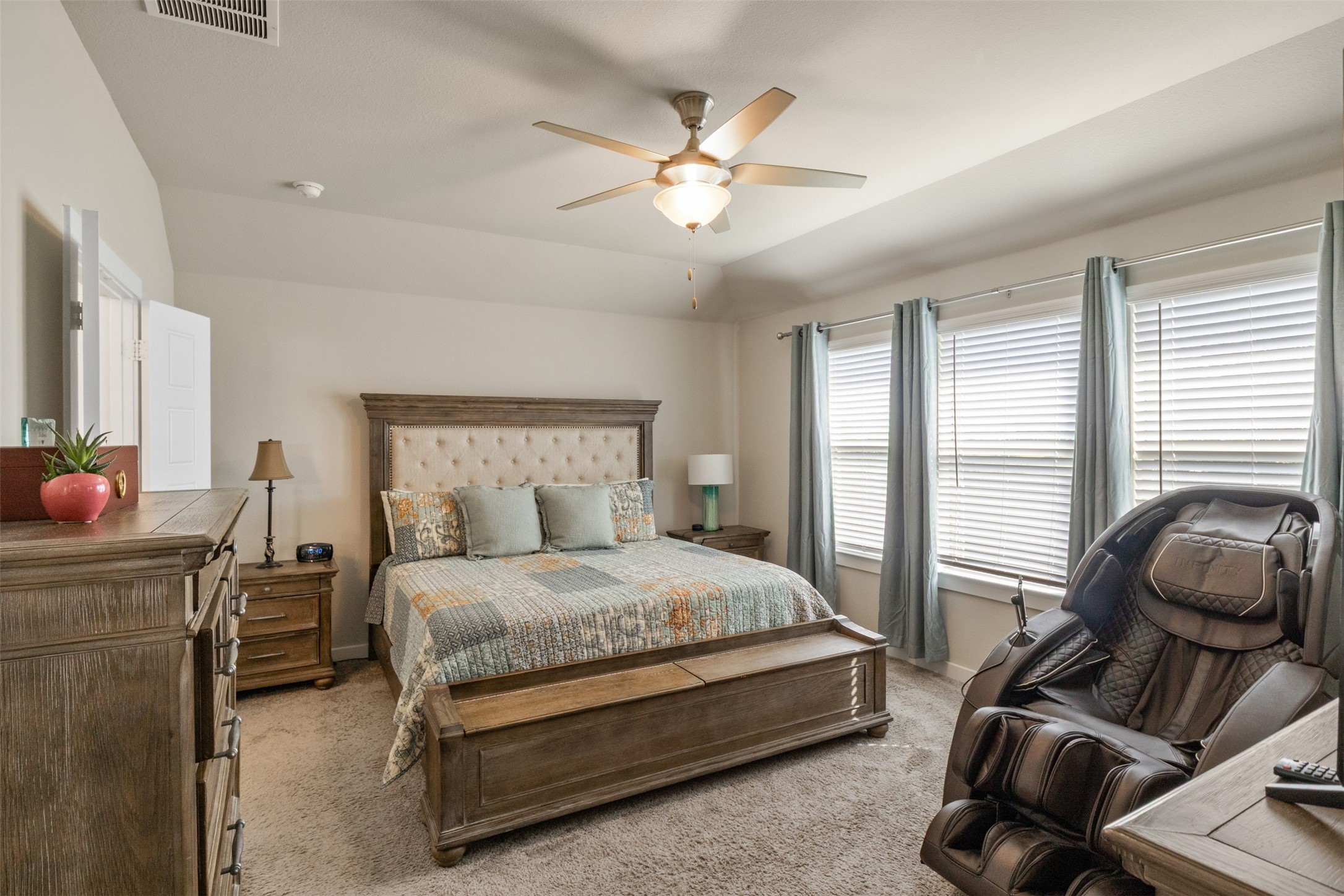 618 Congressional Avenue