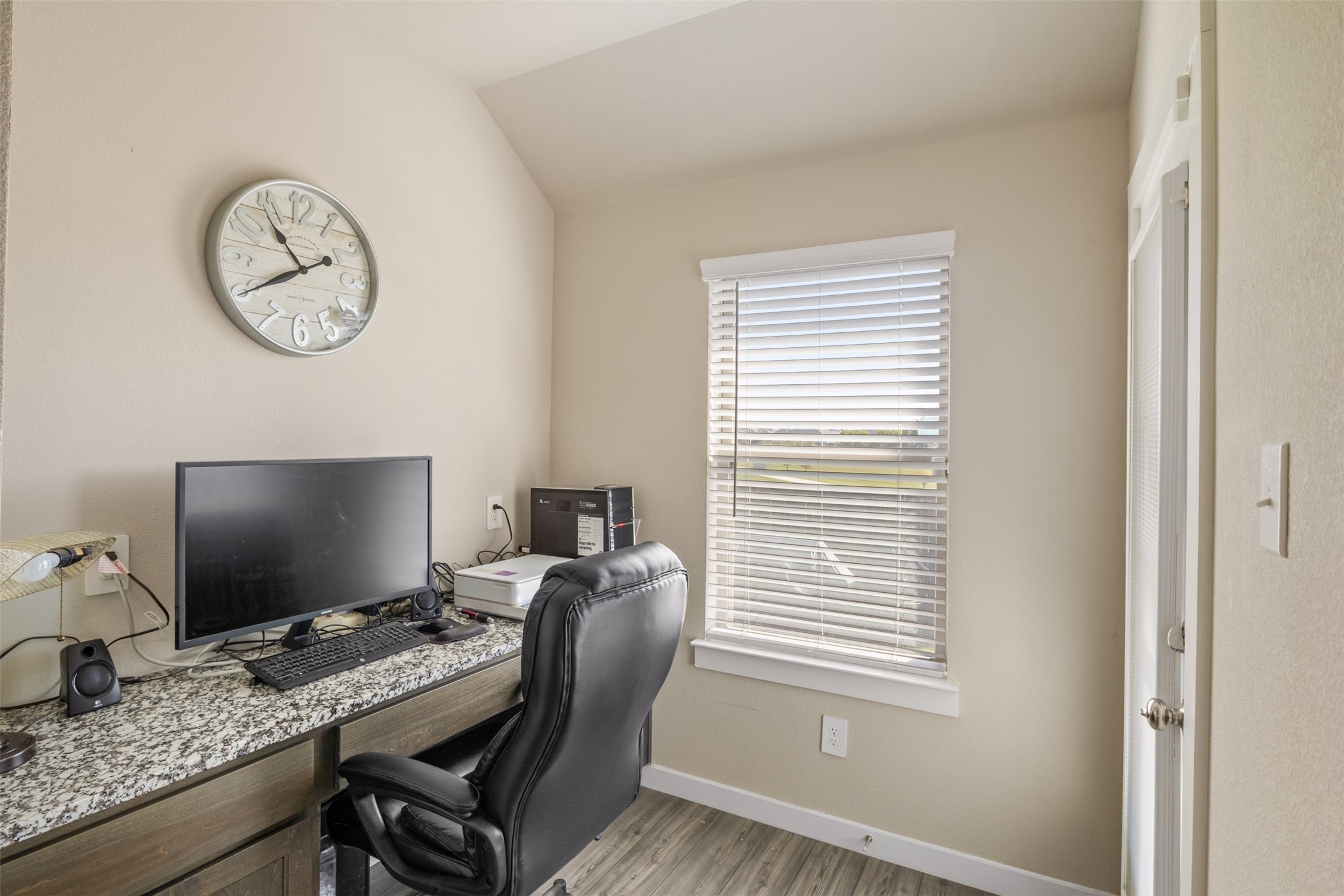 618 Congressional Avenue