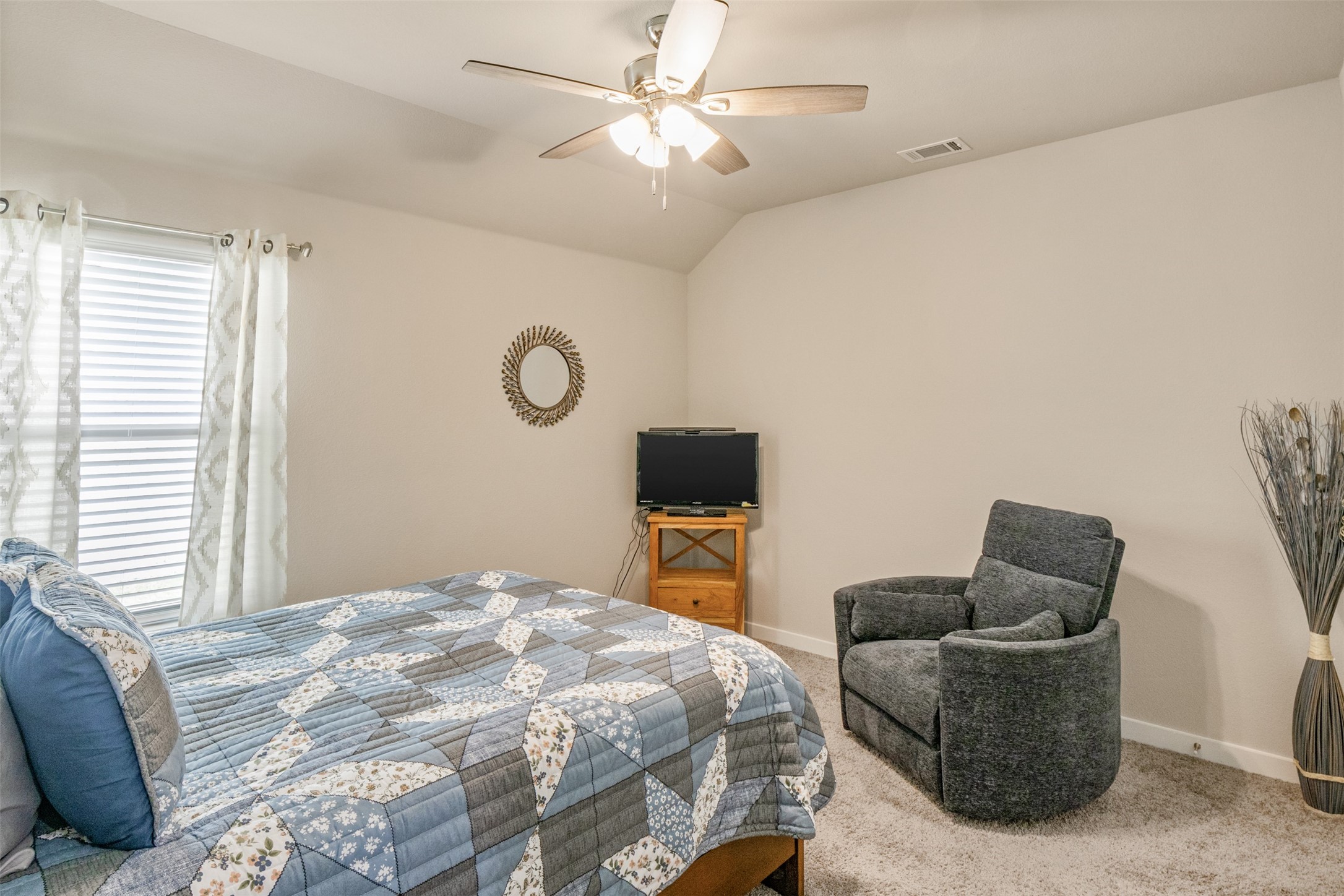 618 Congressional Avenue