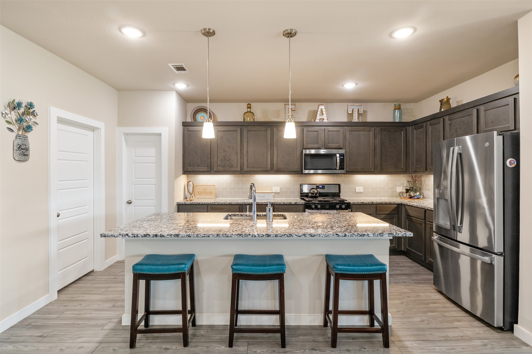 618 Congressional Avenue