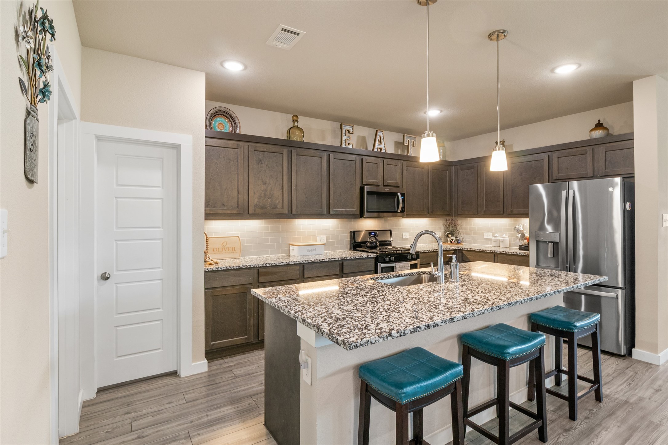 618 Congressional Avenue