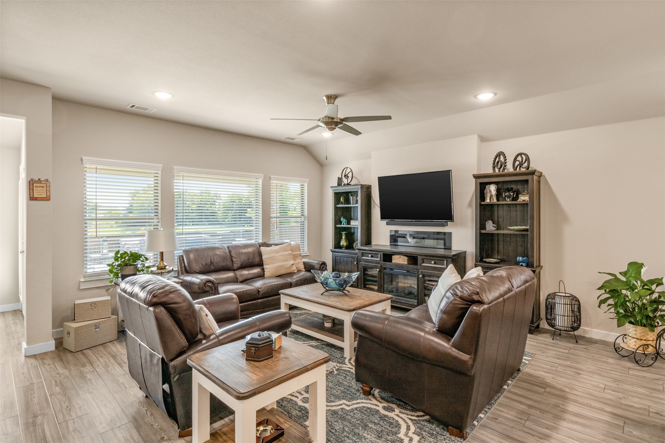 618 Congressional Avenue