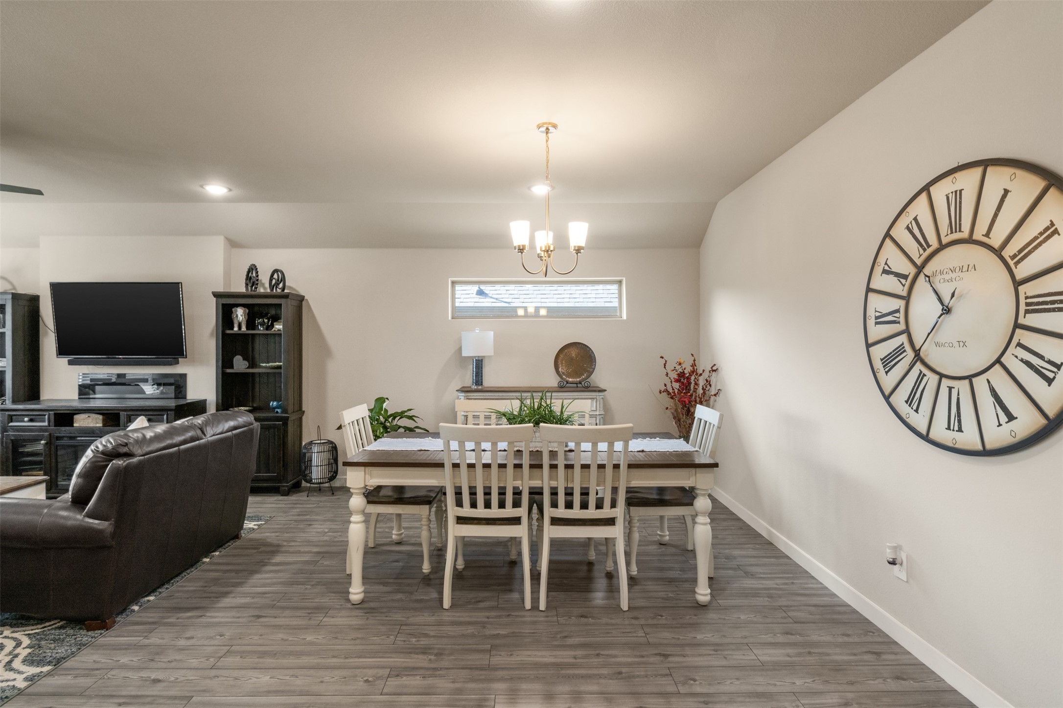 618 Congressional Avenue