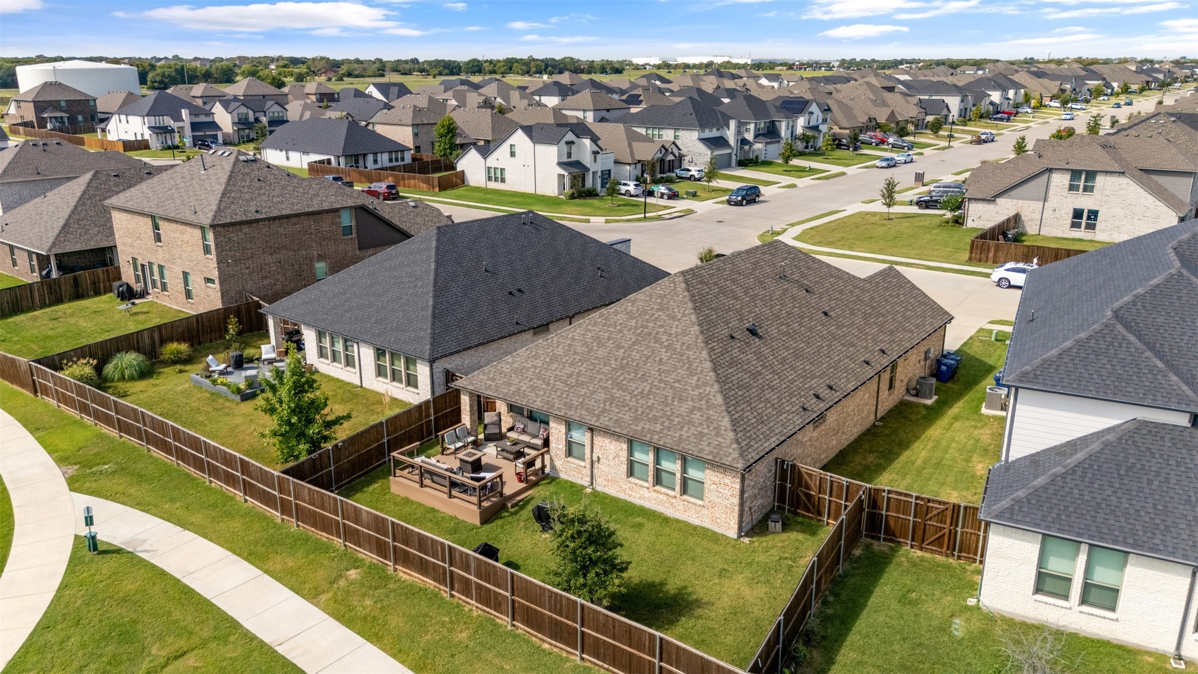 618 Congressional Avenue