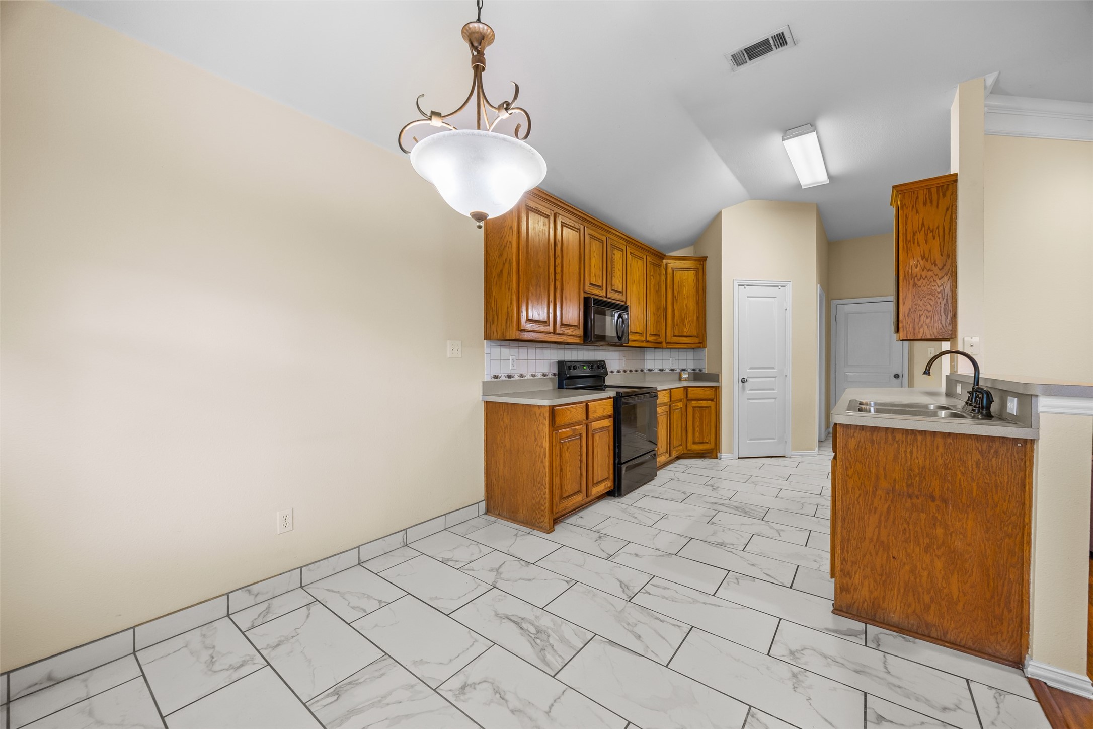 908 Ryanfield Court