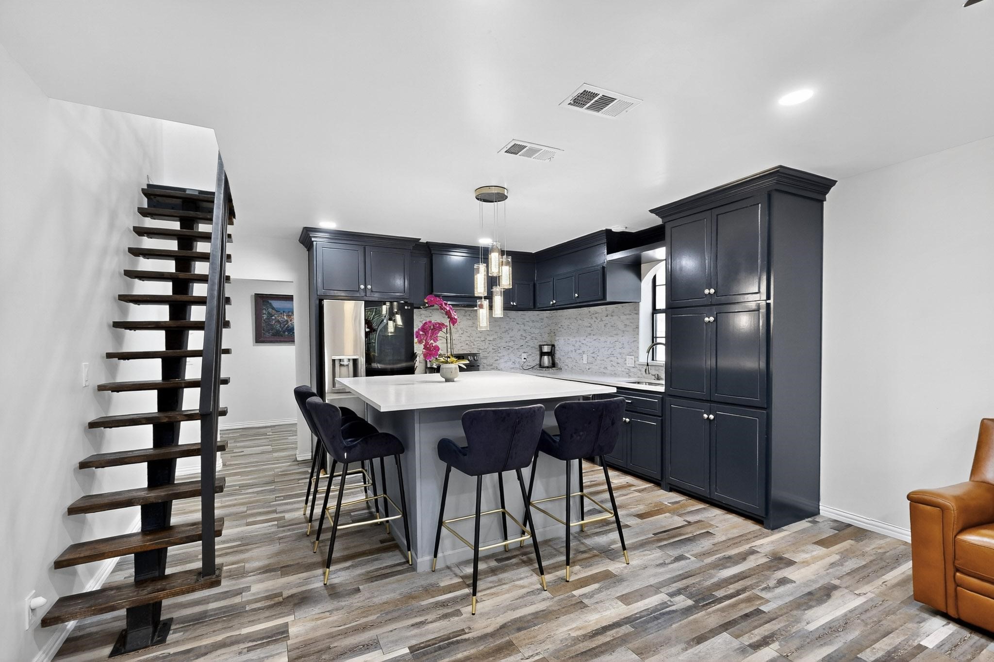 4005 E Fm 51