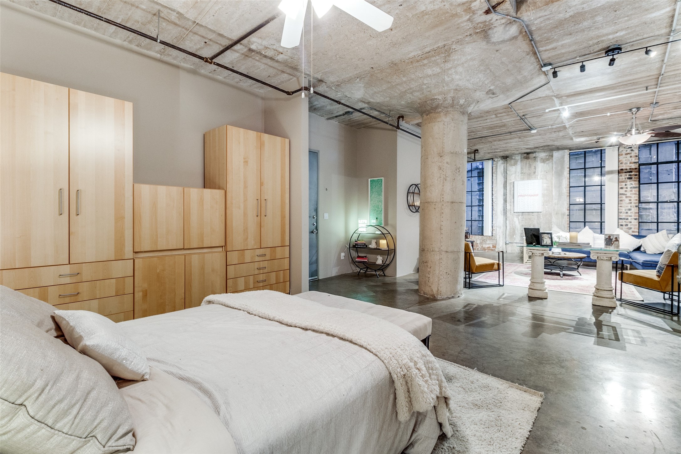 1122 Jackson Street 821