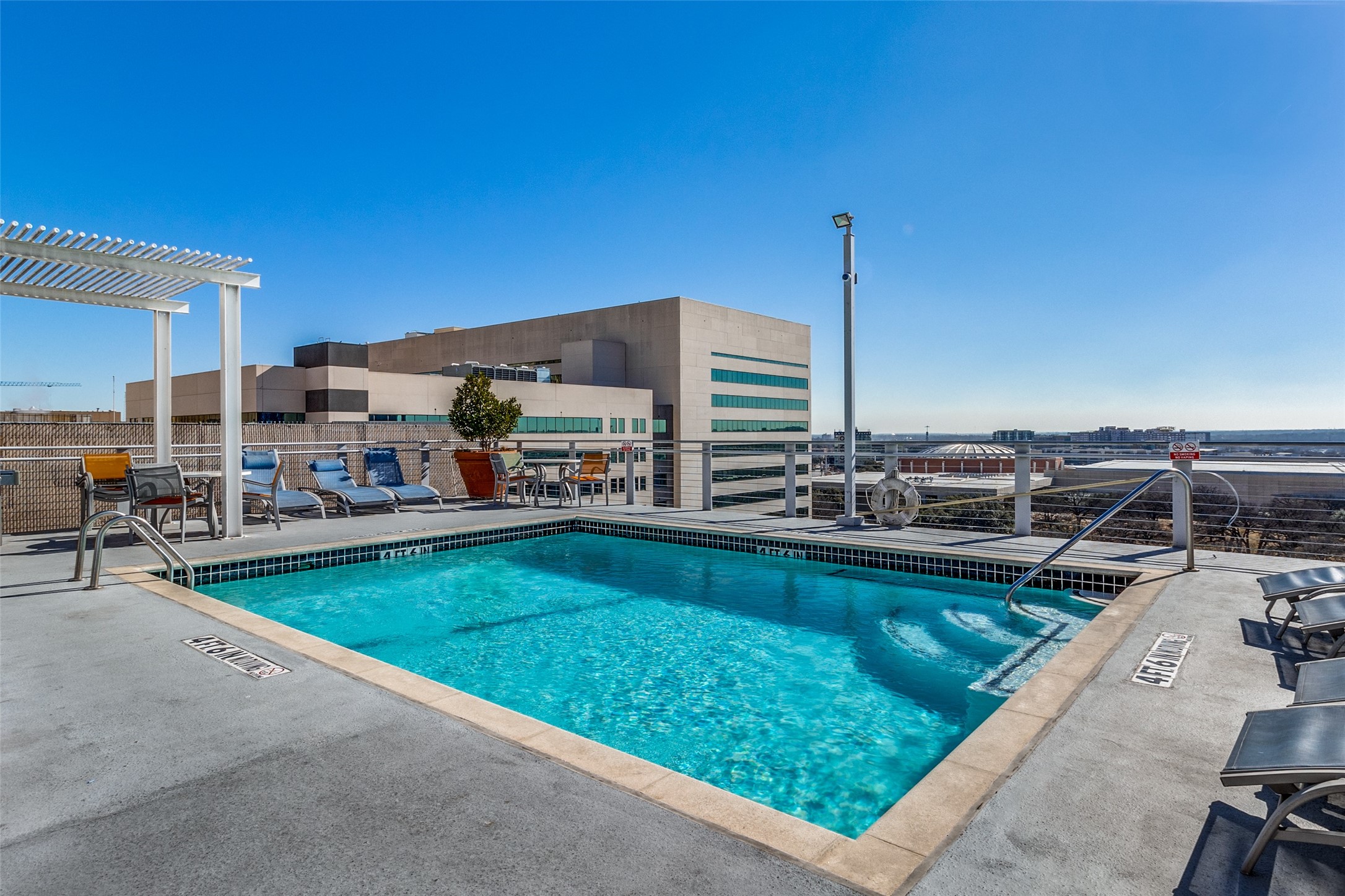 1122 Jackson Street 821