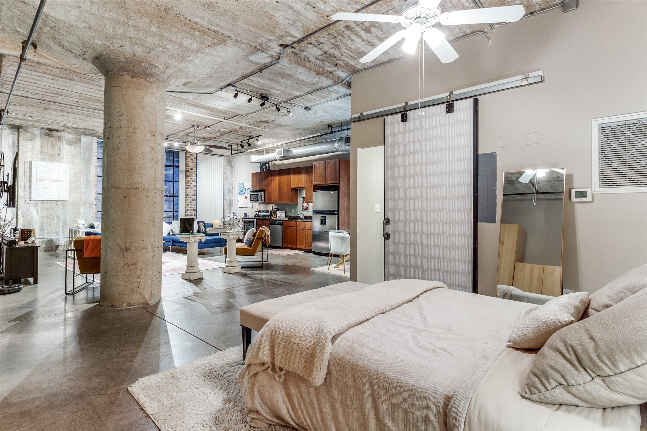 1122 Jackson Street 821