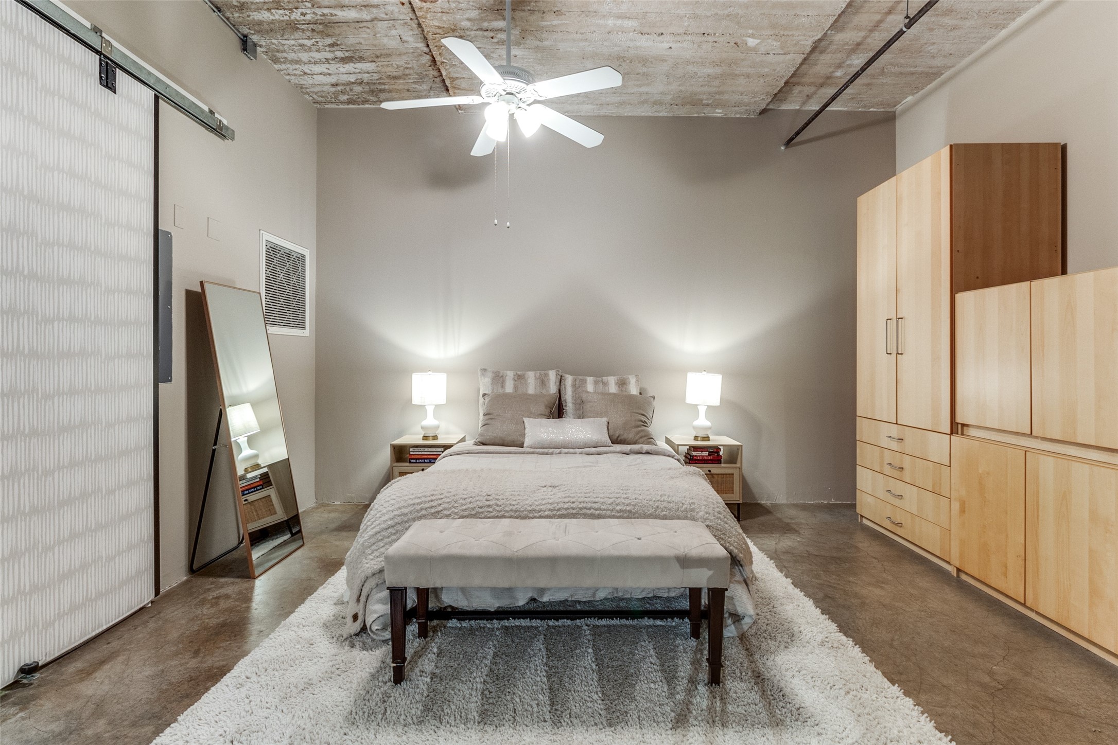 1122 Jackson Street 821