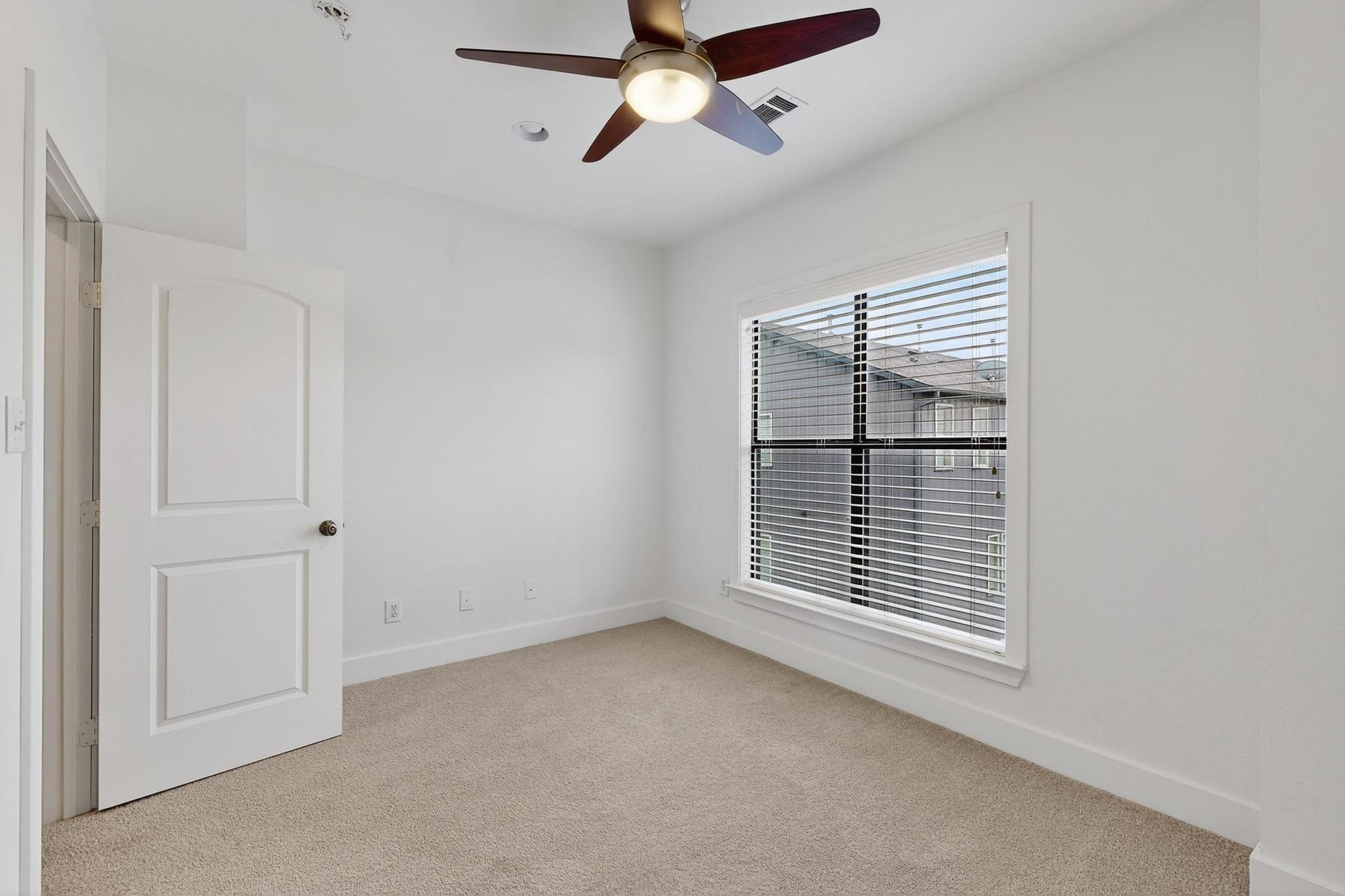 4211 Rawlins Street 528