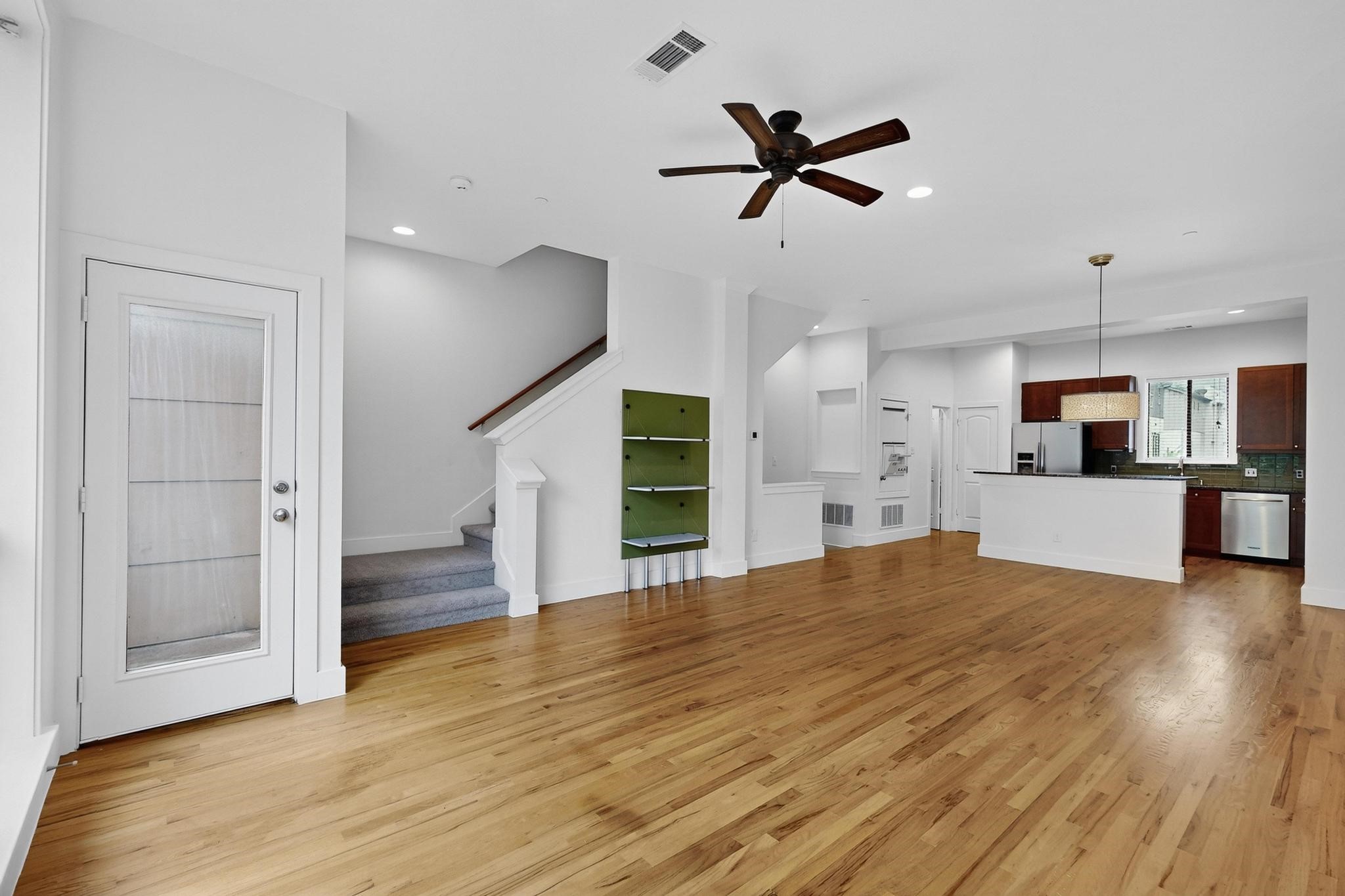 4211 Rawlins Street 528