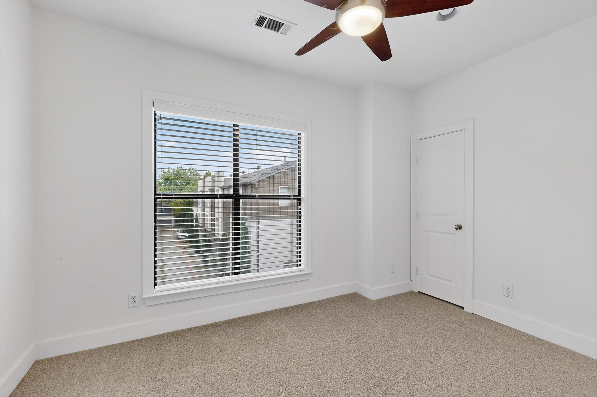 4211 Rawlins Street 528