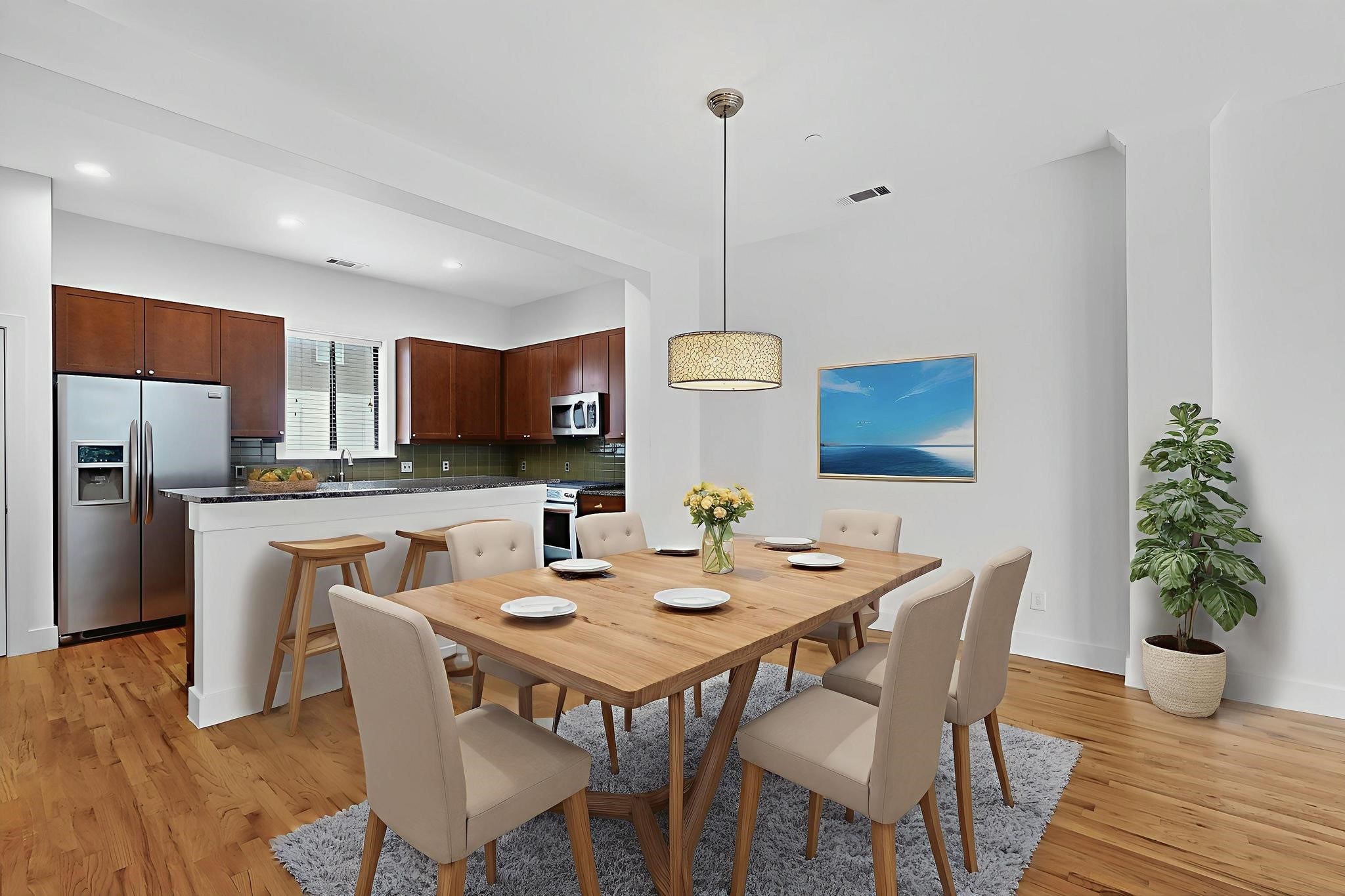 4211 Rawlins Street 528