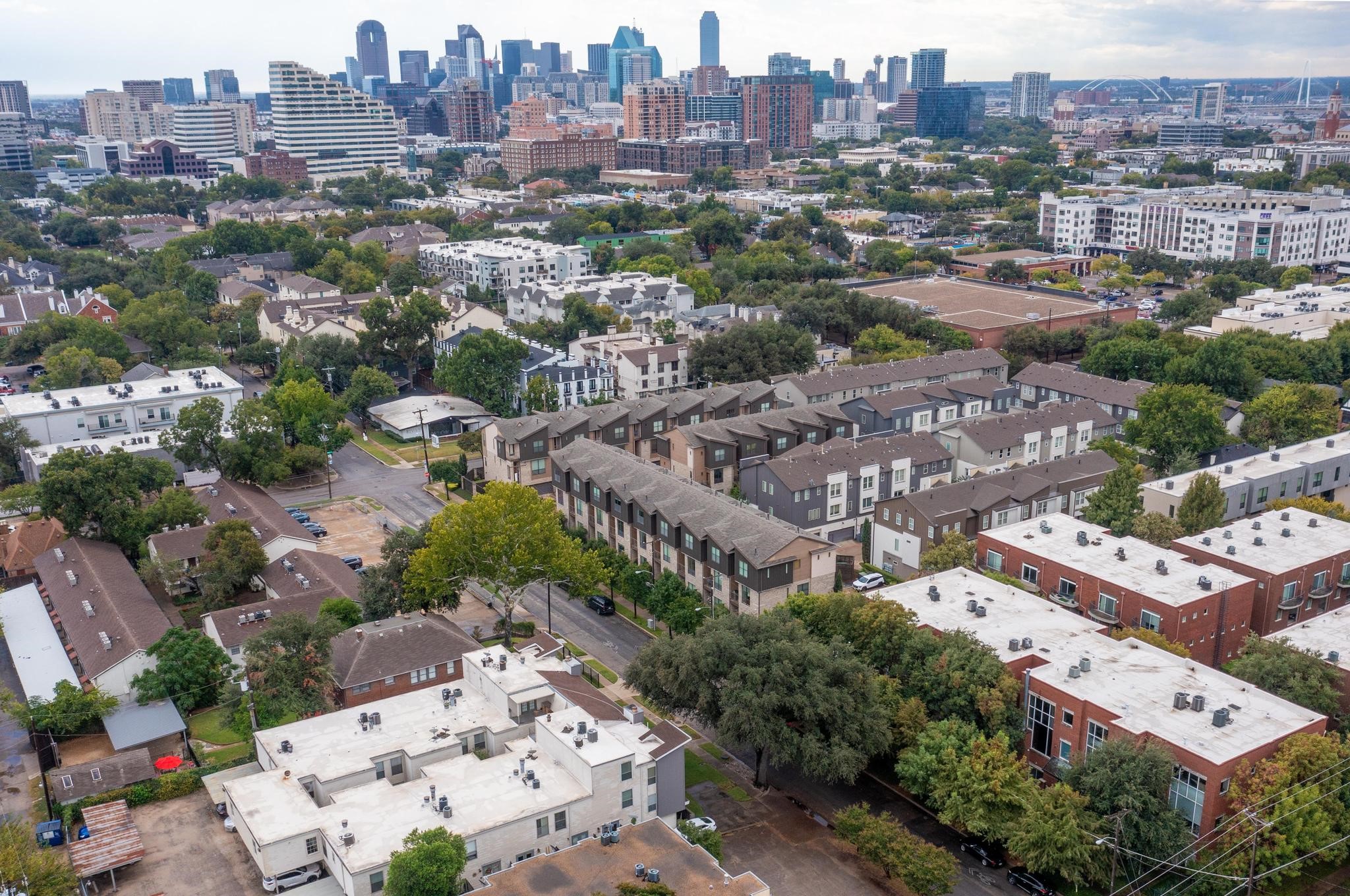 4211 Rawlins Street 528