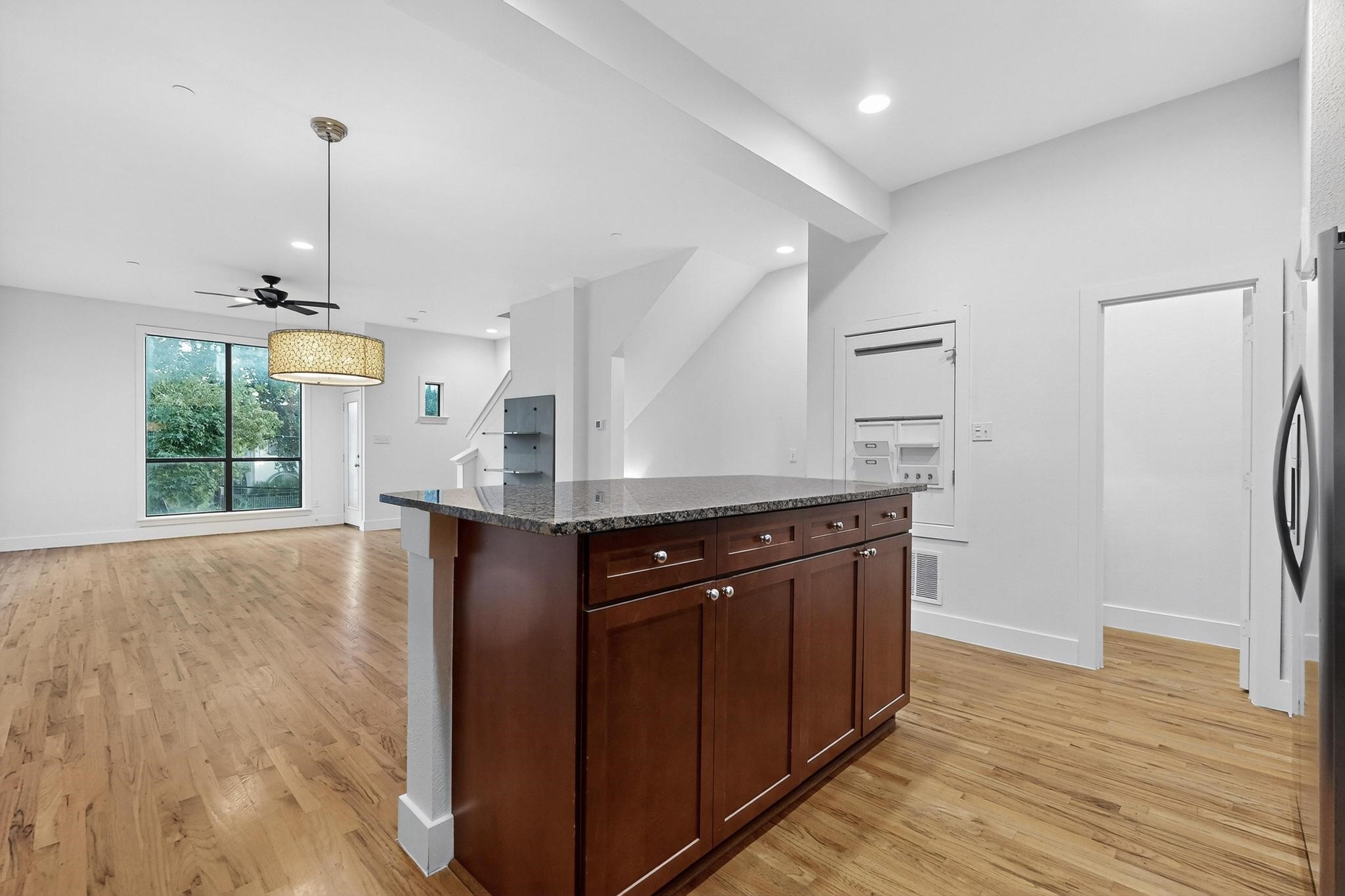 4211 Rawlins Street 528