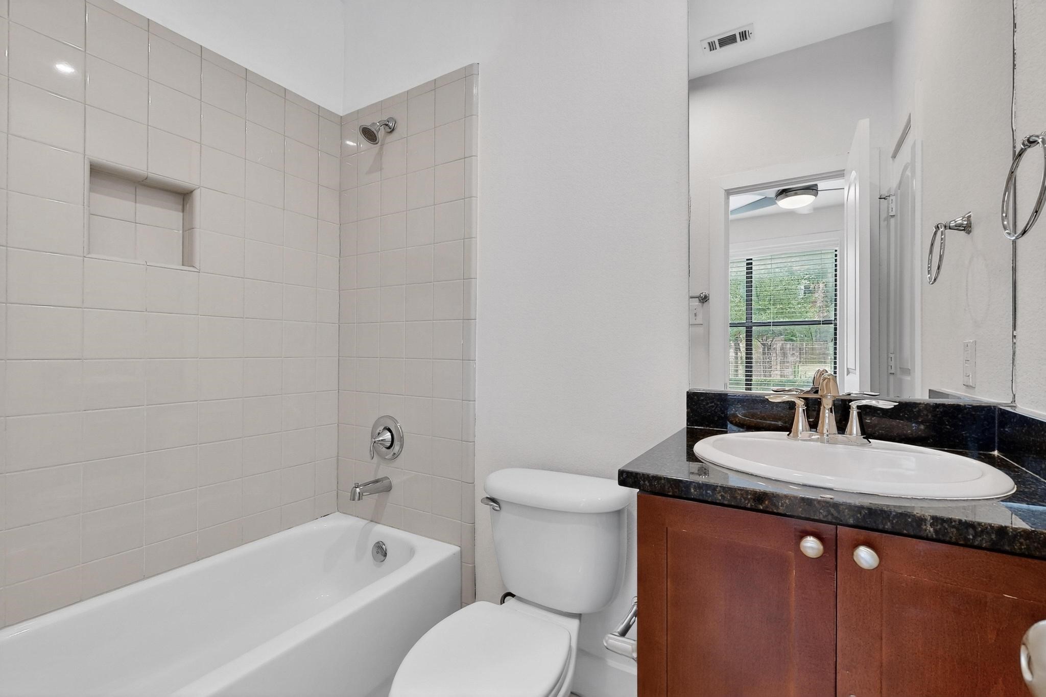 4211 Rawlins Street 528