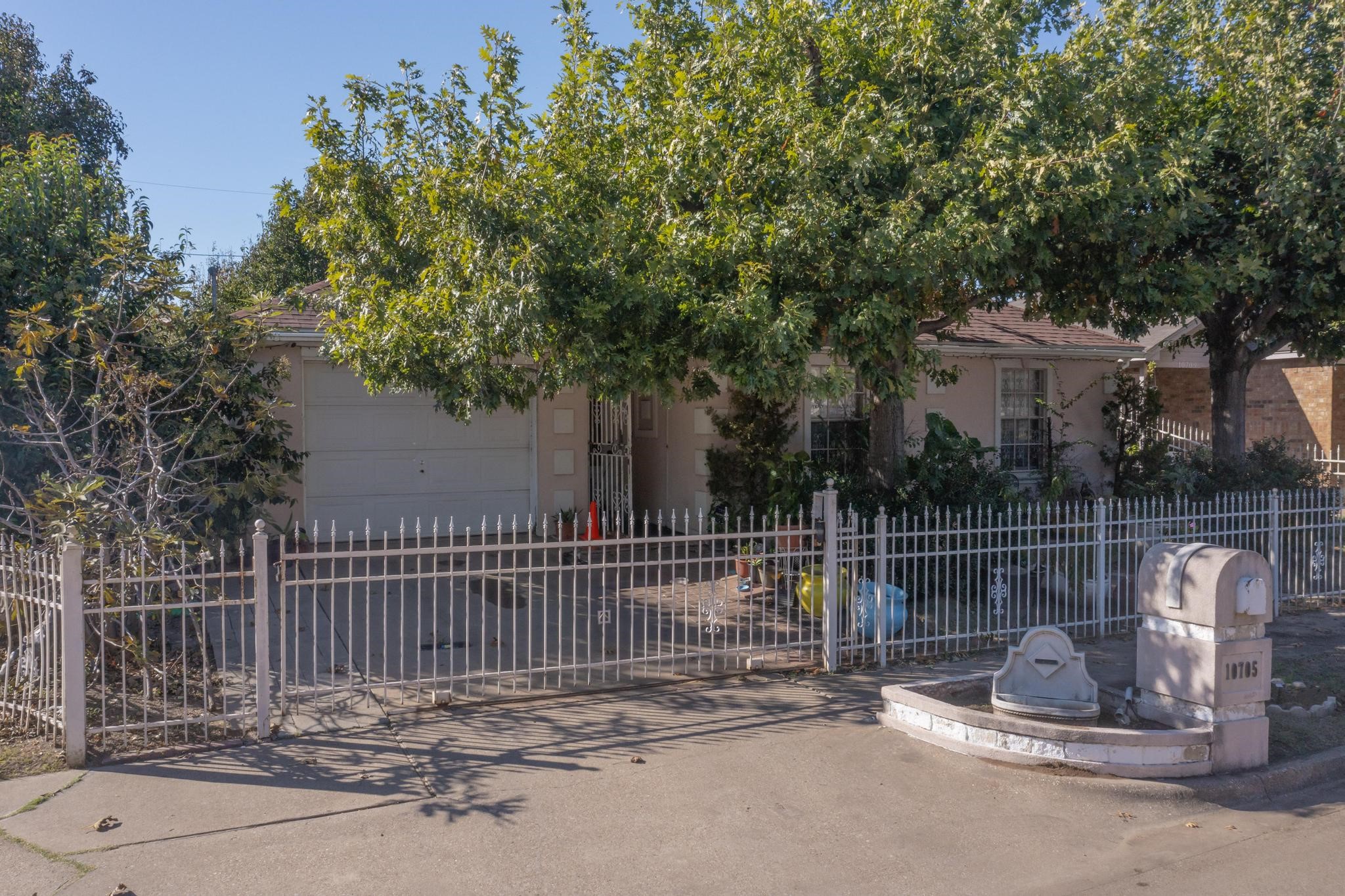 10705 Kendall Square Drive