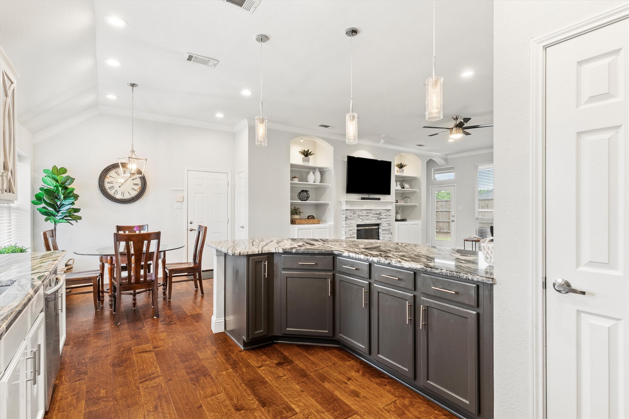 3305 Lake Highlands Drive