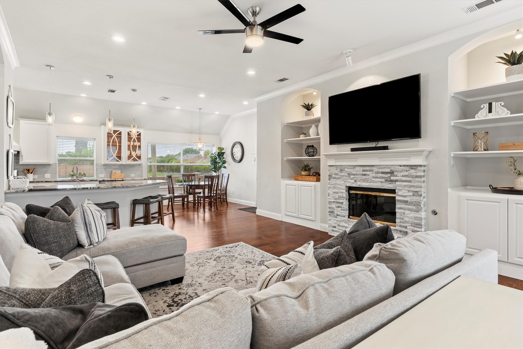 3305 Lake Highlands Drive