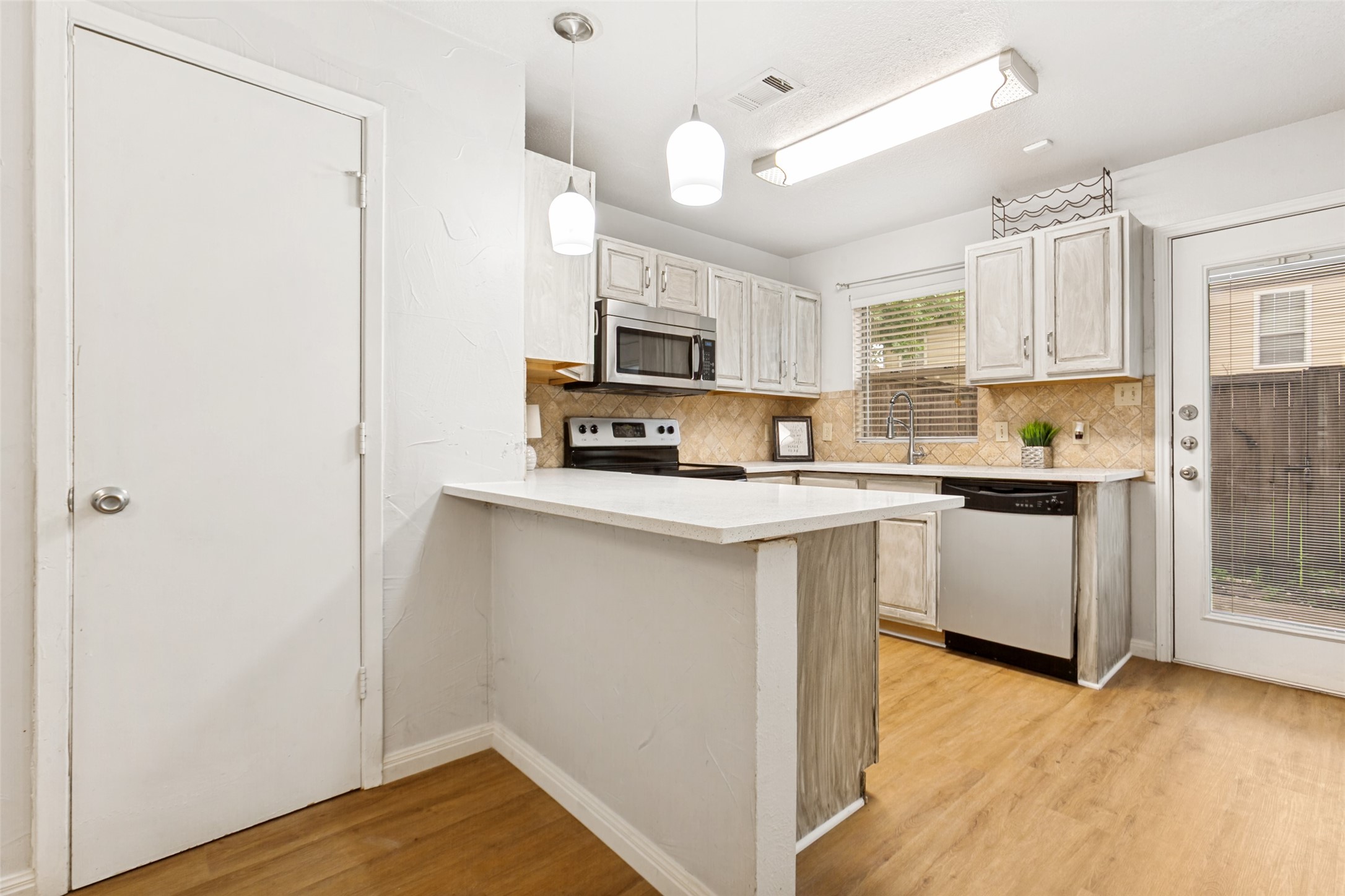 617 Carriagehouse Lane 3E