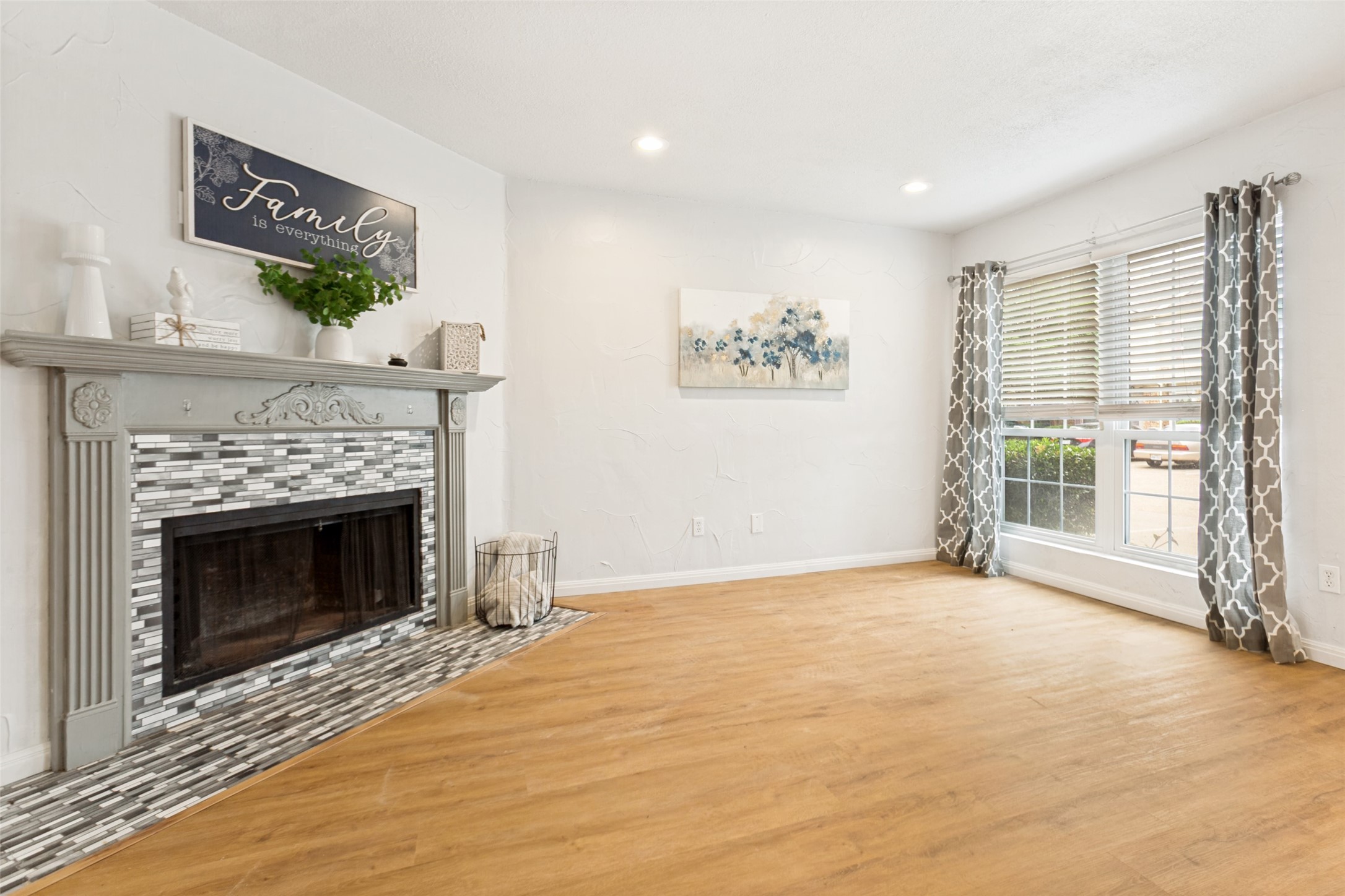 617 Carriagehouse Lane 3E