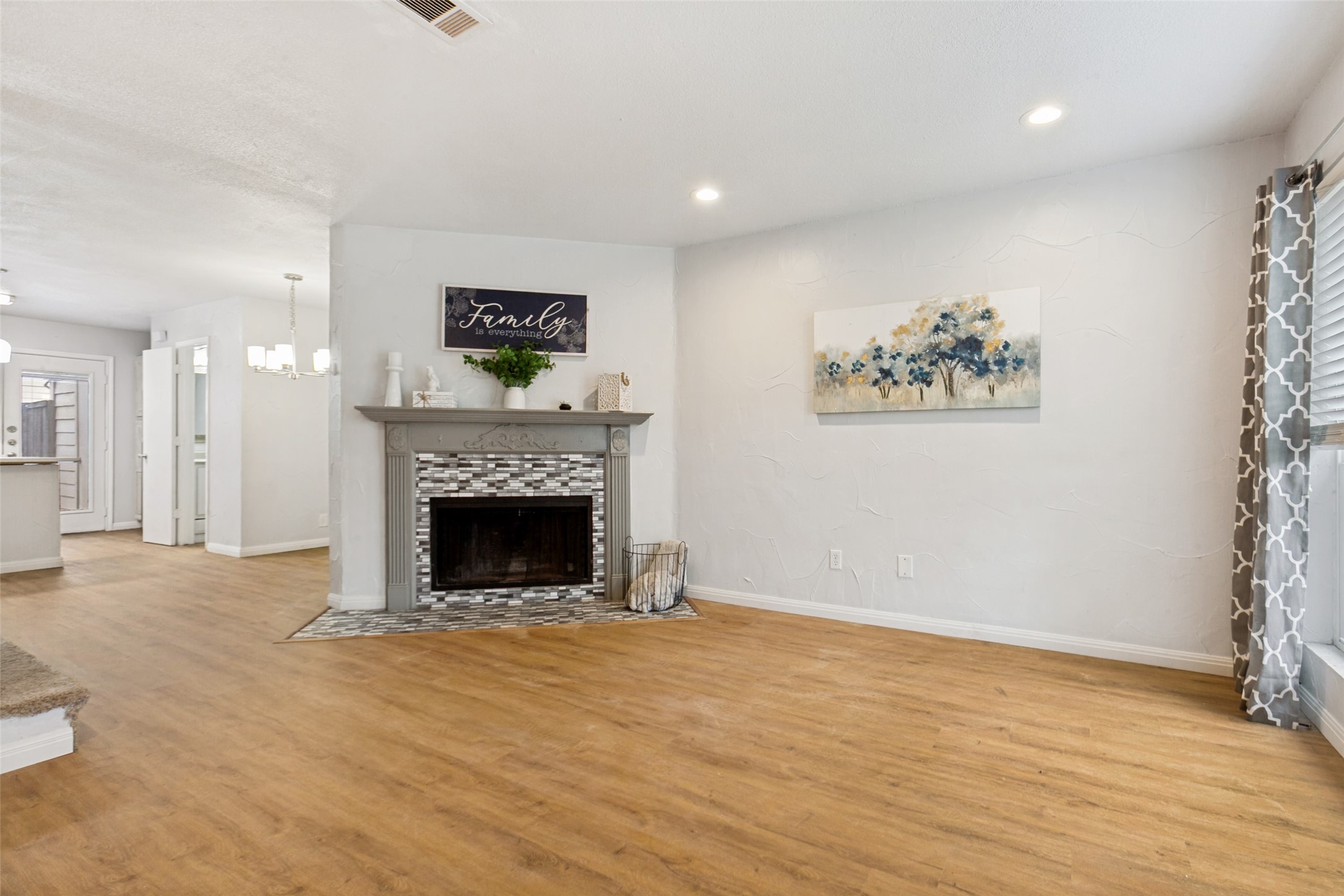 617 Carriagehouse Lane 3E