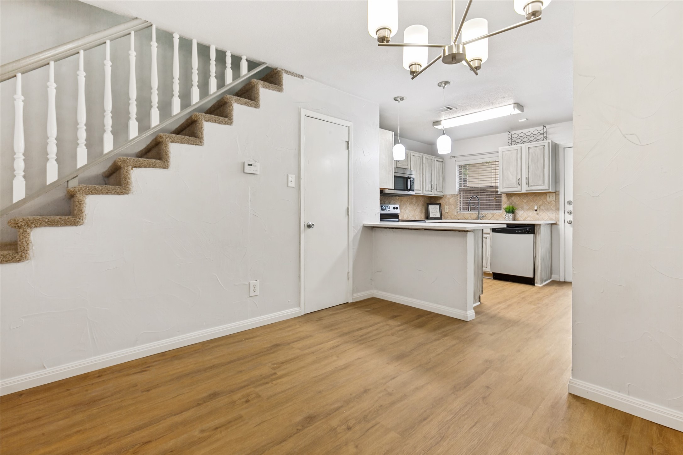 617 Carriagehouse Lane 3E