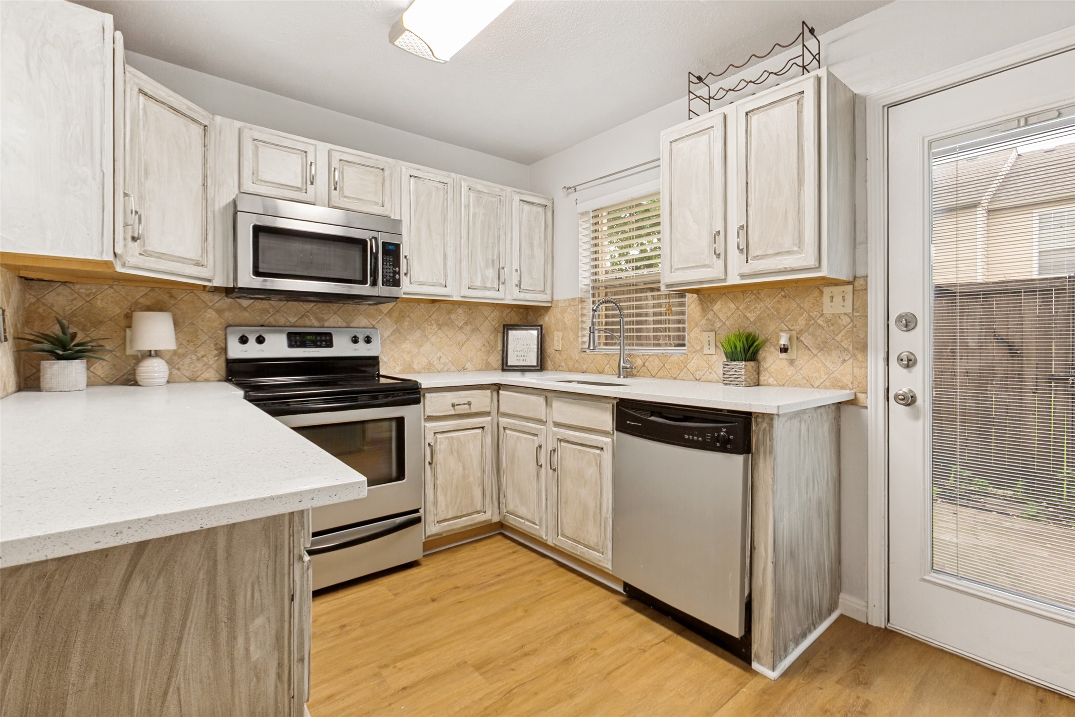 617 Carriagehouse Lane 3E